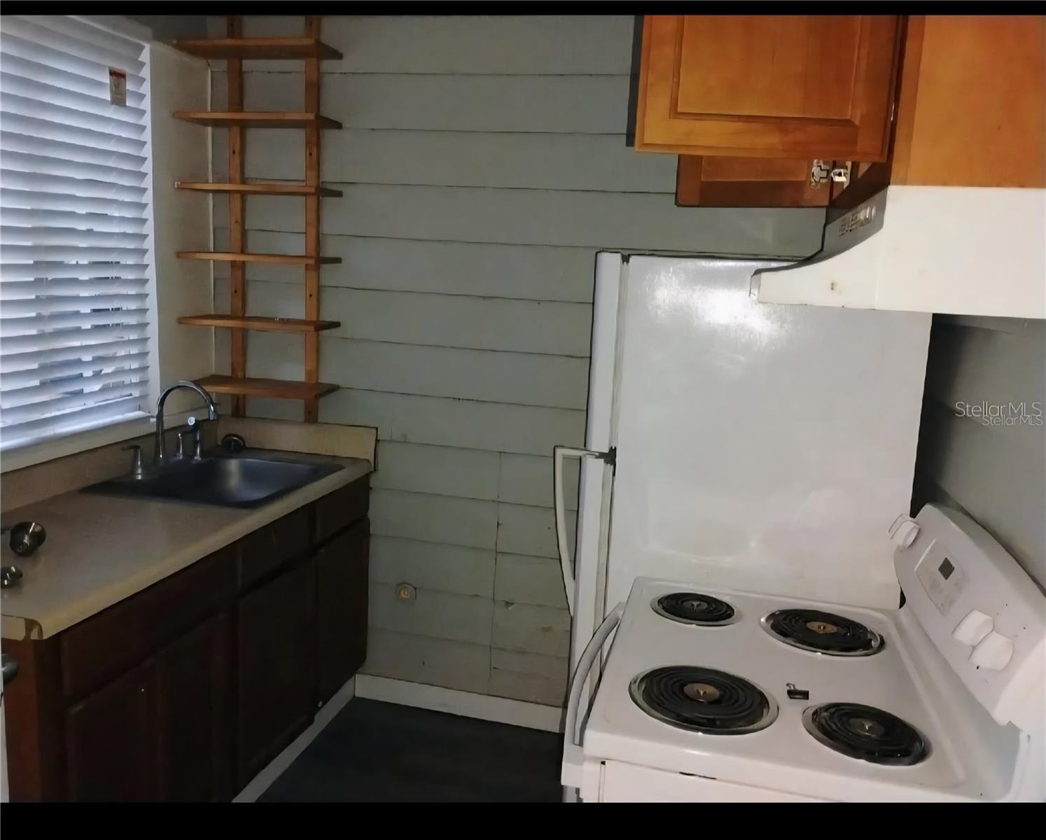 Image 5 of 6 For 808 Livingston Street 3