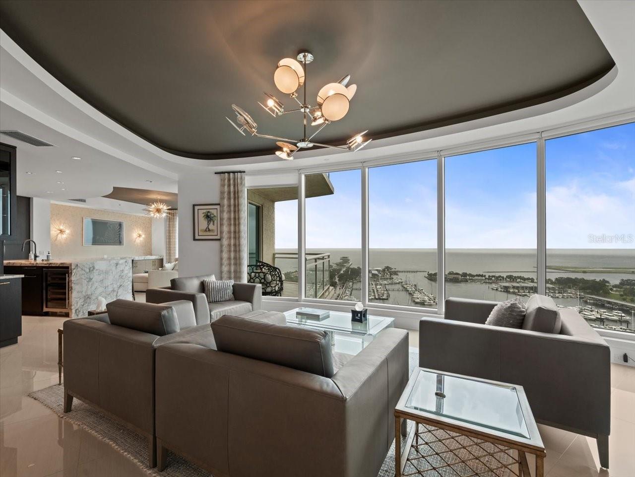 Image 21 of 64 For 180 Beach Drive Ne 1802
