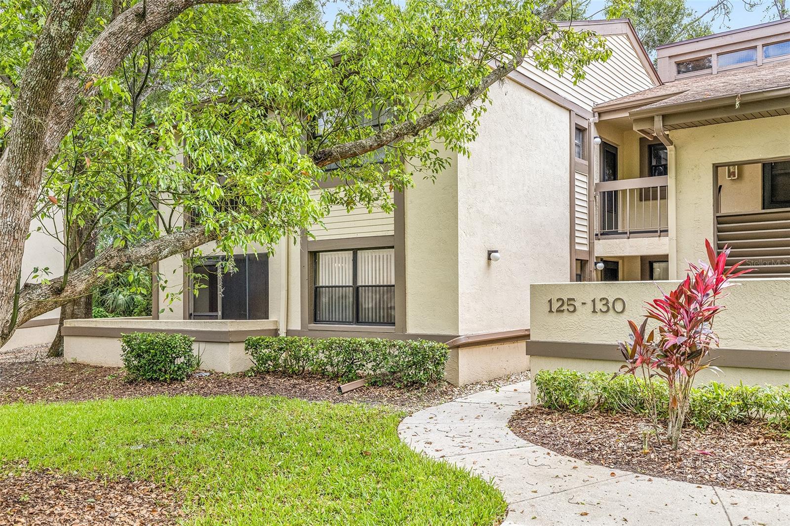Details for 125 Woodlake Wynde, OLDSMAR, FL 34677