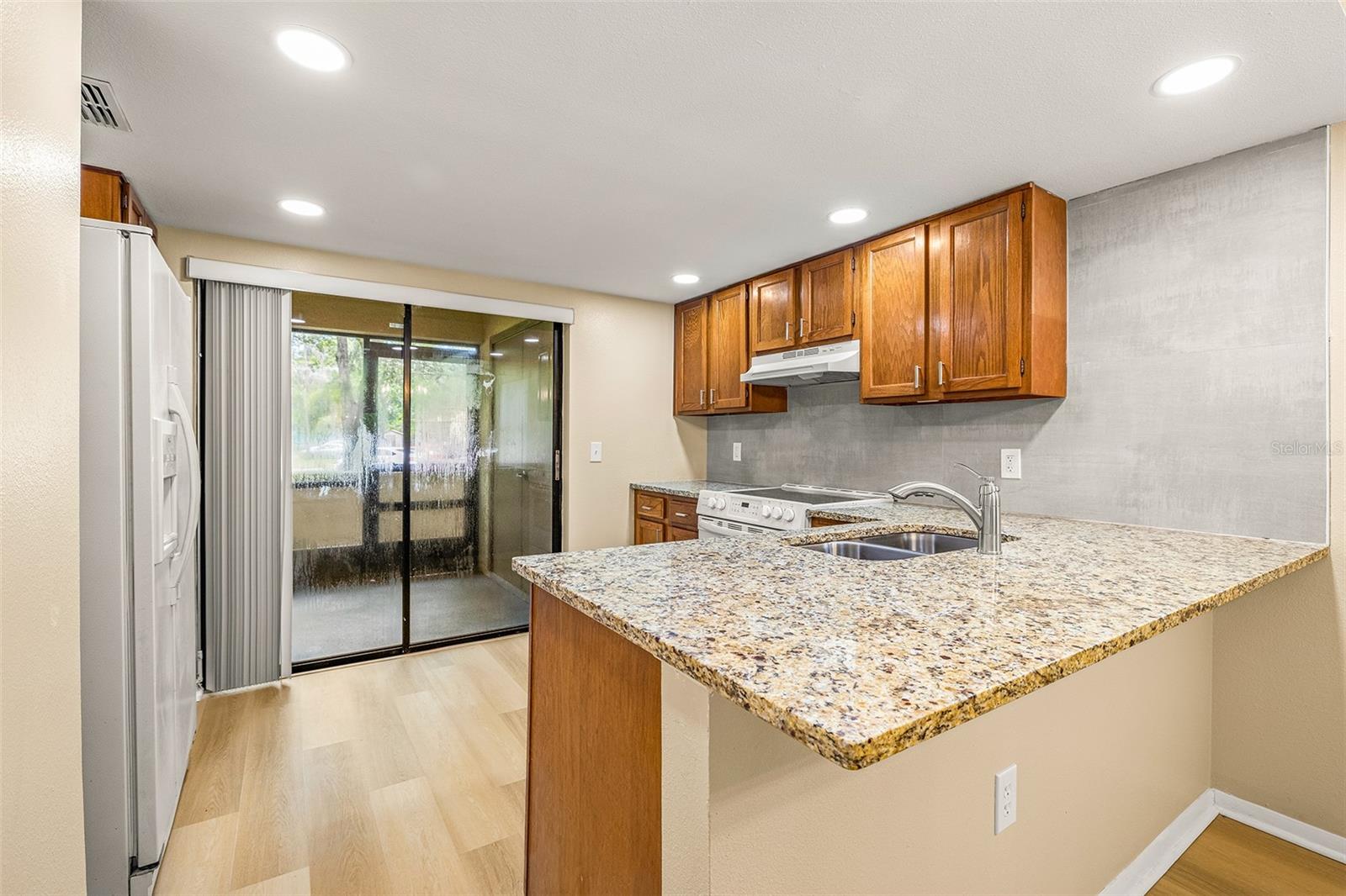 Image 9 of 19 For 125 Woodlake Wynde
