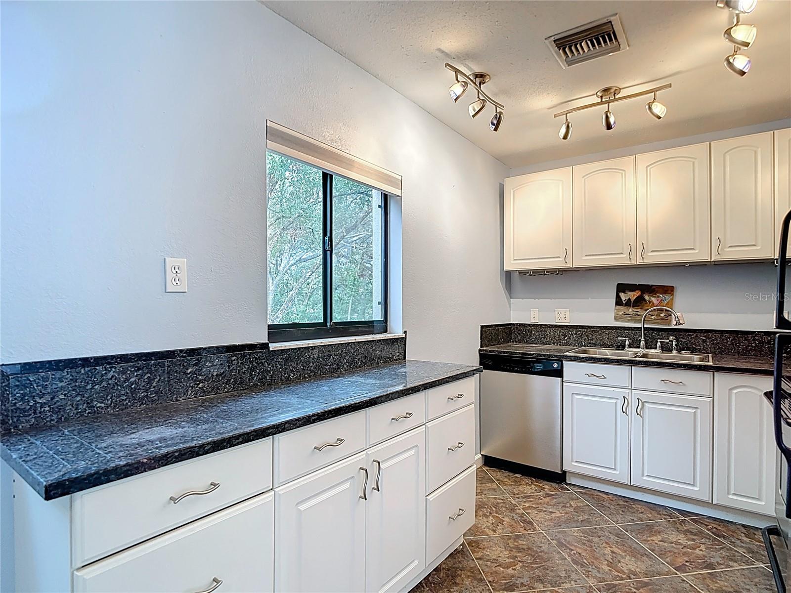Image 22 of 54 For 11718 Raintree Village Boulevard C