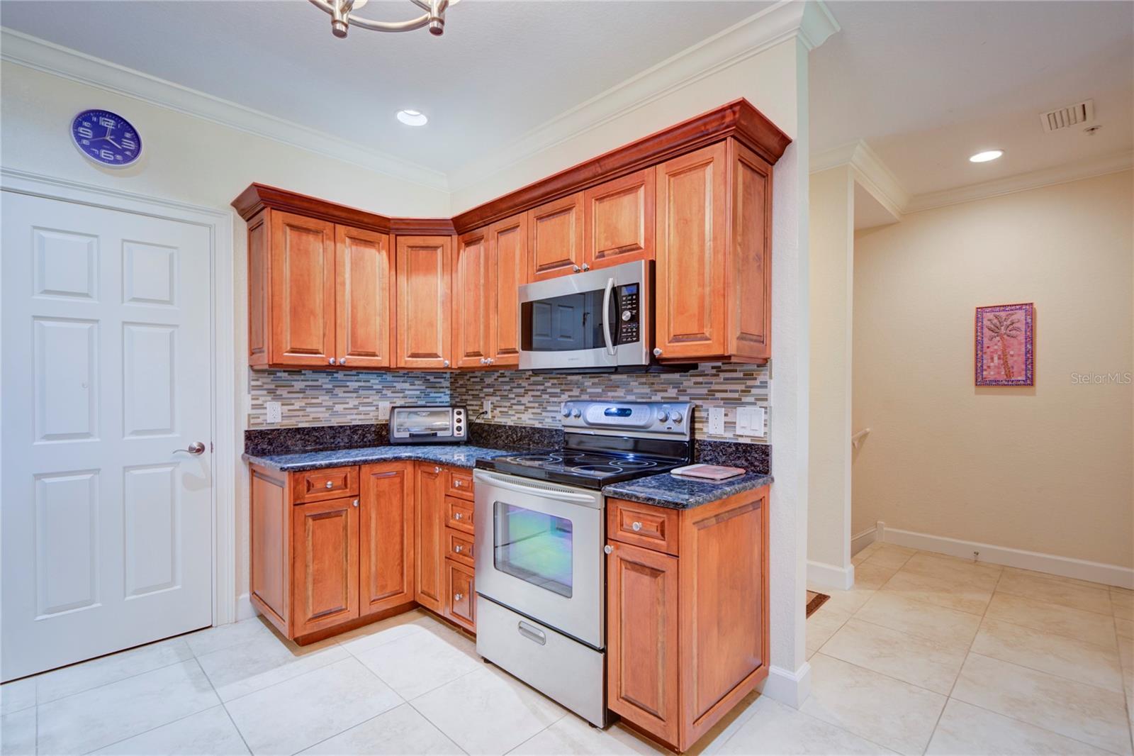 Image 15 of 46 For 300 Capri Boulevard 8