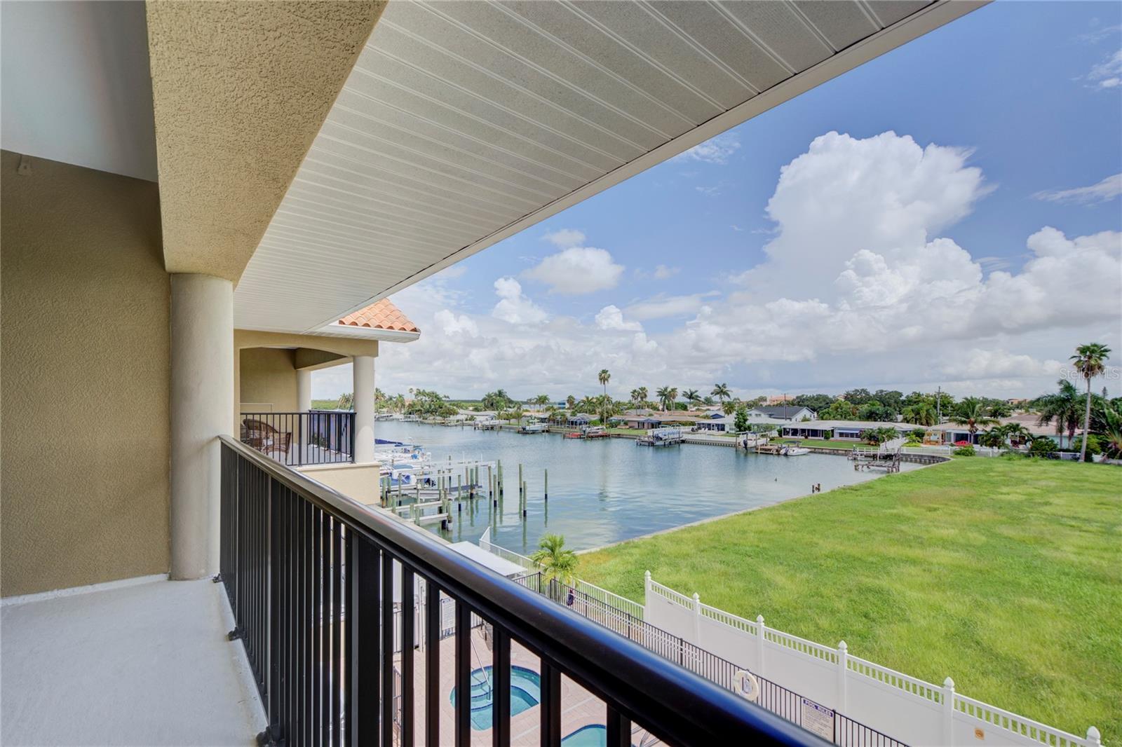 Image 21 of 46 For 300 Capri Boulevard 8