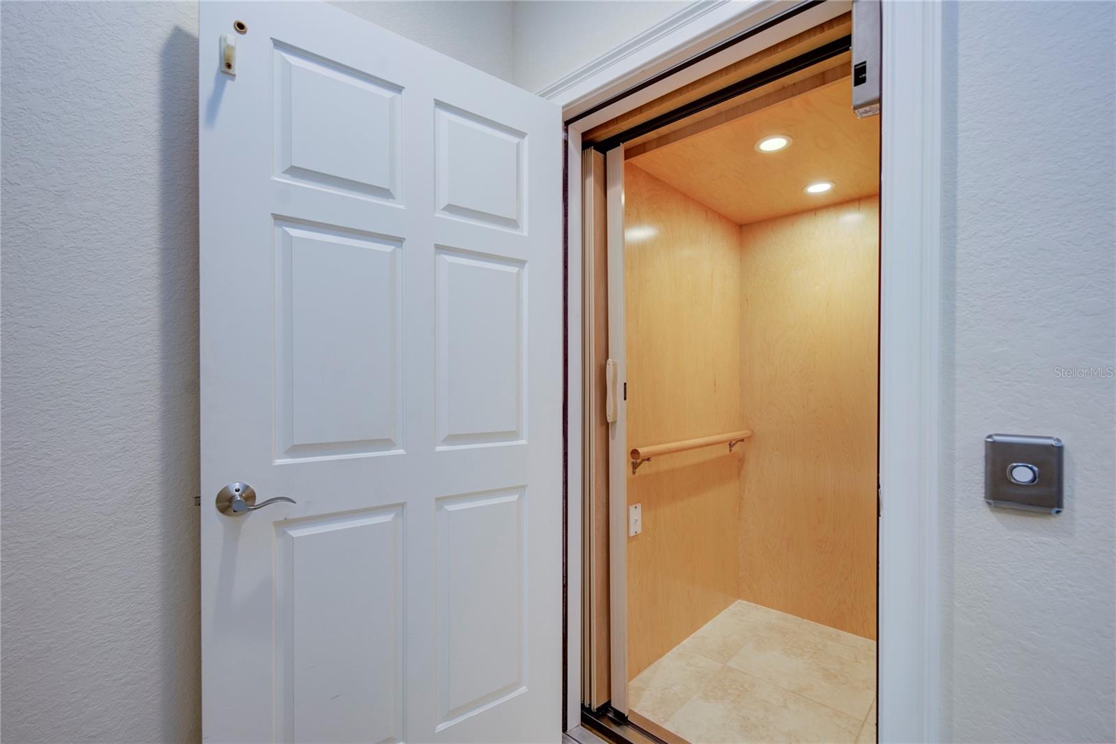 Image 40 of 46 For 300 Capri Boulevard 8