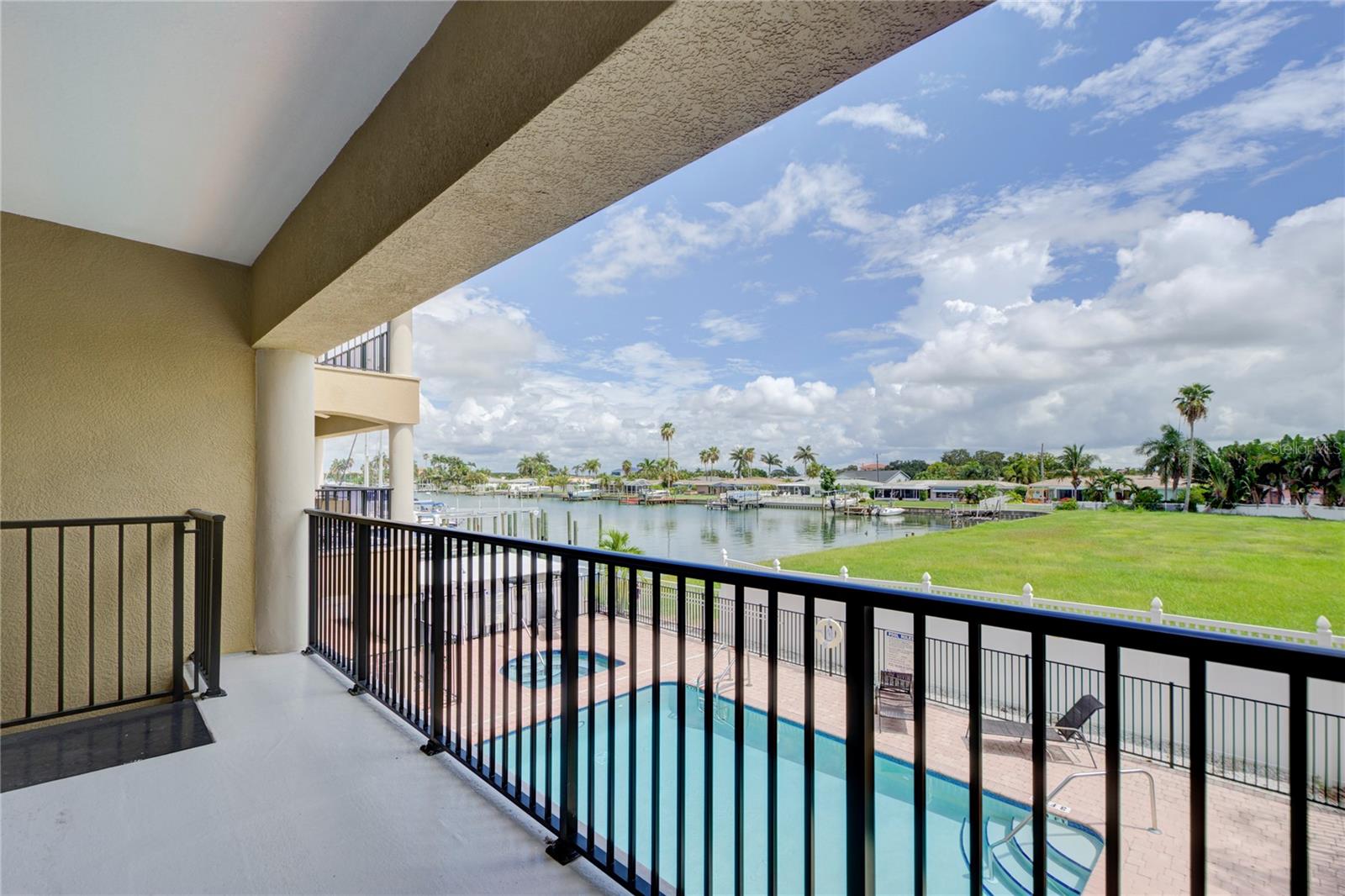 Image 8 of 46 For 300 Capri Boulevard 8