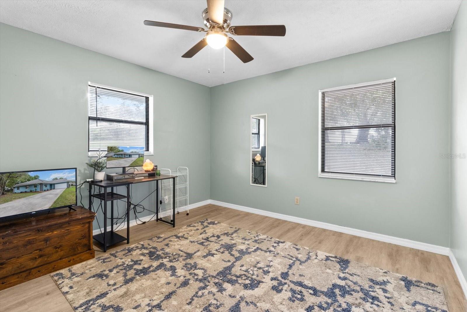 Listing photo id 26 for 3499 Stroud Terrace