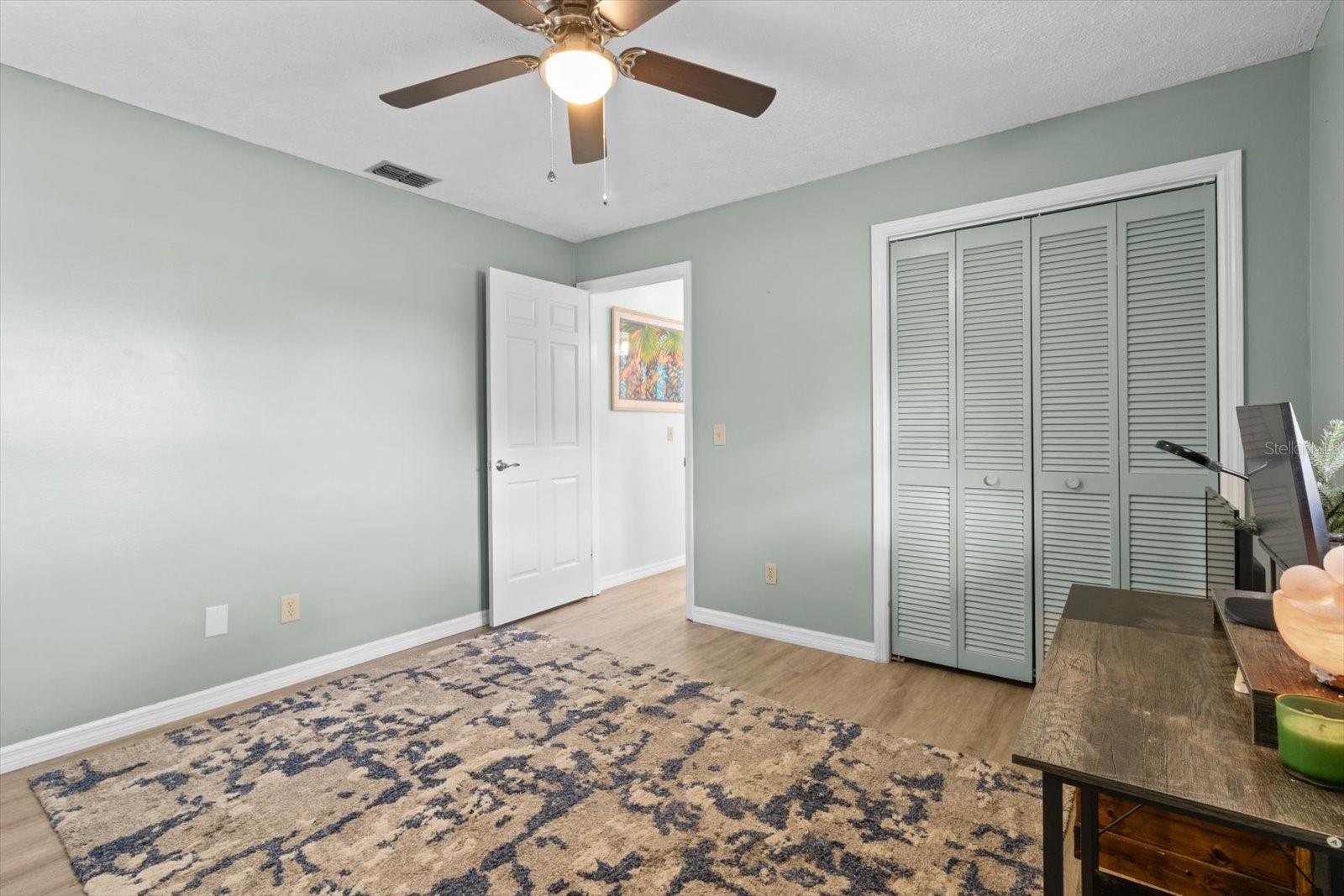 Listing photo id 27 for 3499 Stroud Terrace