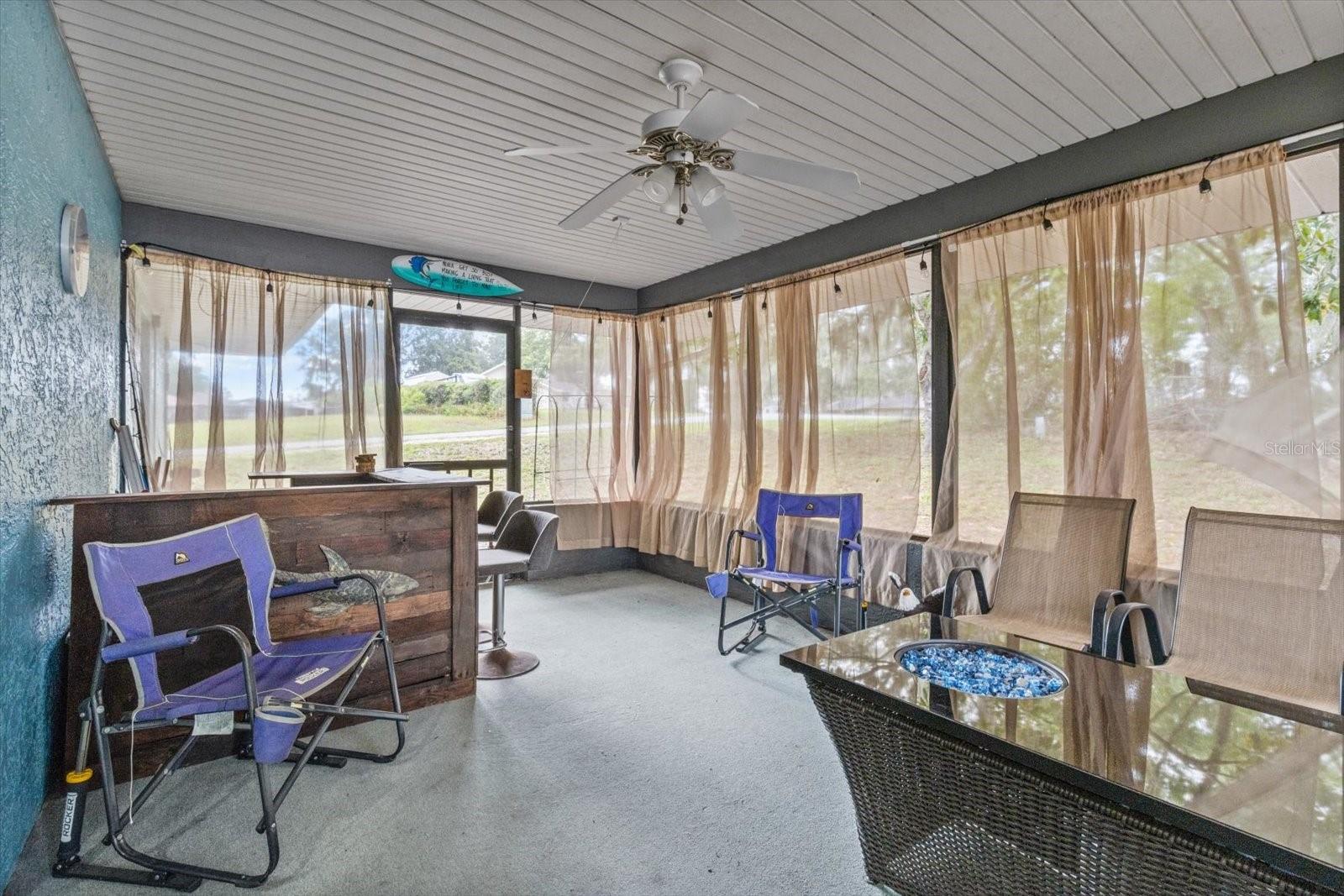 Listing photo id 28 for 3499 Stroud Terrace