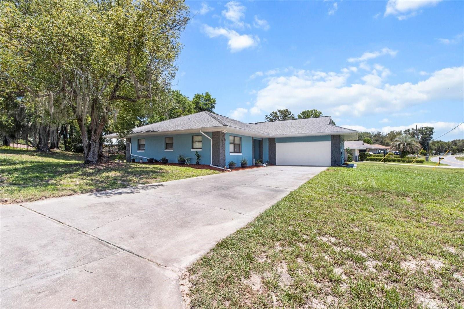 Listing photo id 34 for 3499 Stroud Terrace