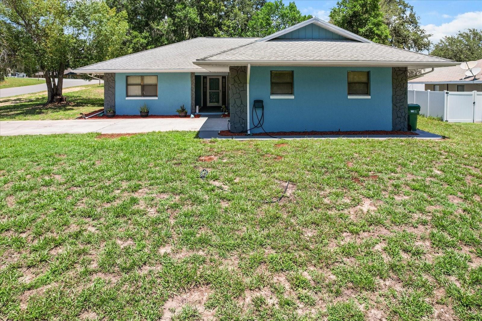 Listing photo id 35 for 3499 Stroud Terrace