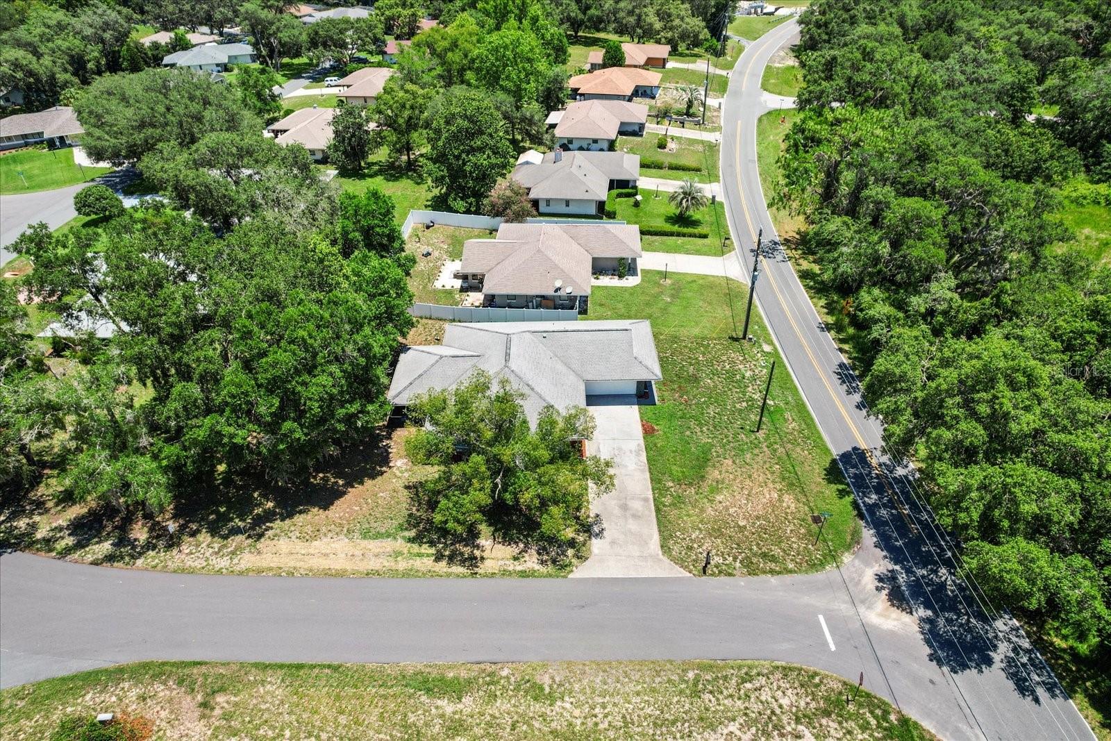 Listing photo id 40 for 3499 Stroud Terrace