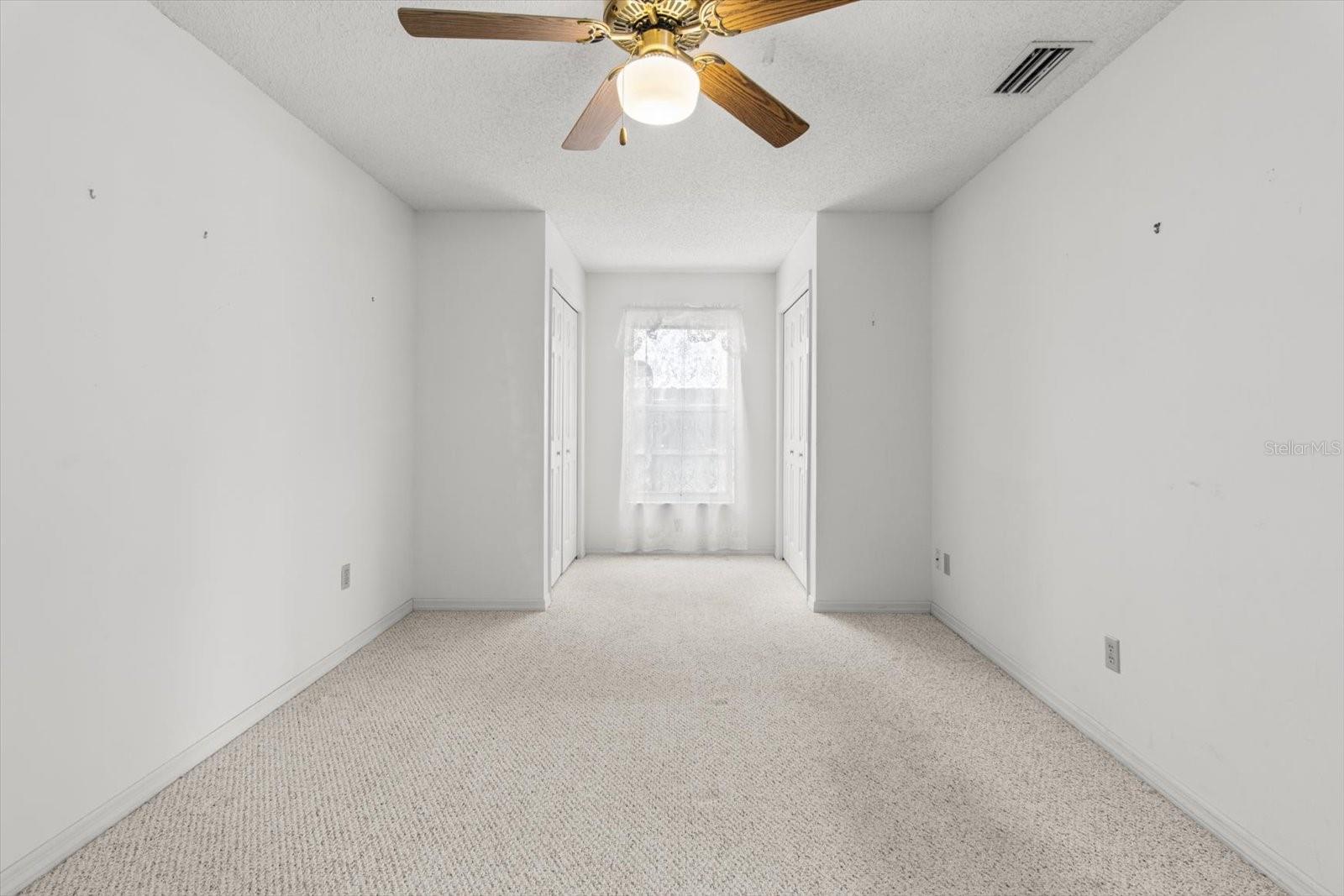 Listing photo id 14 for 3111 Blackmountain Drive