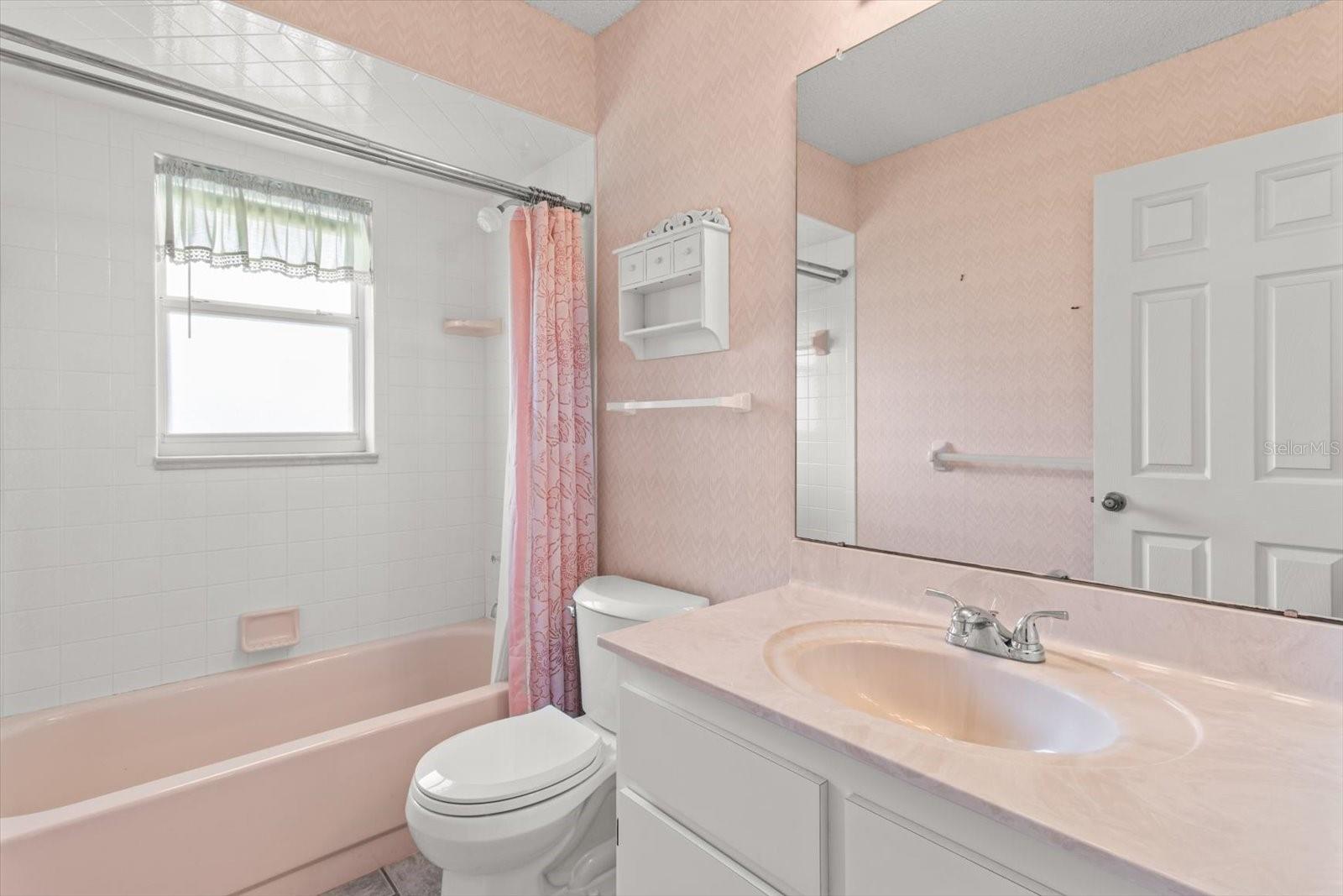 Listing photo id 17 for 3111 Blackmountain Drive