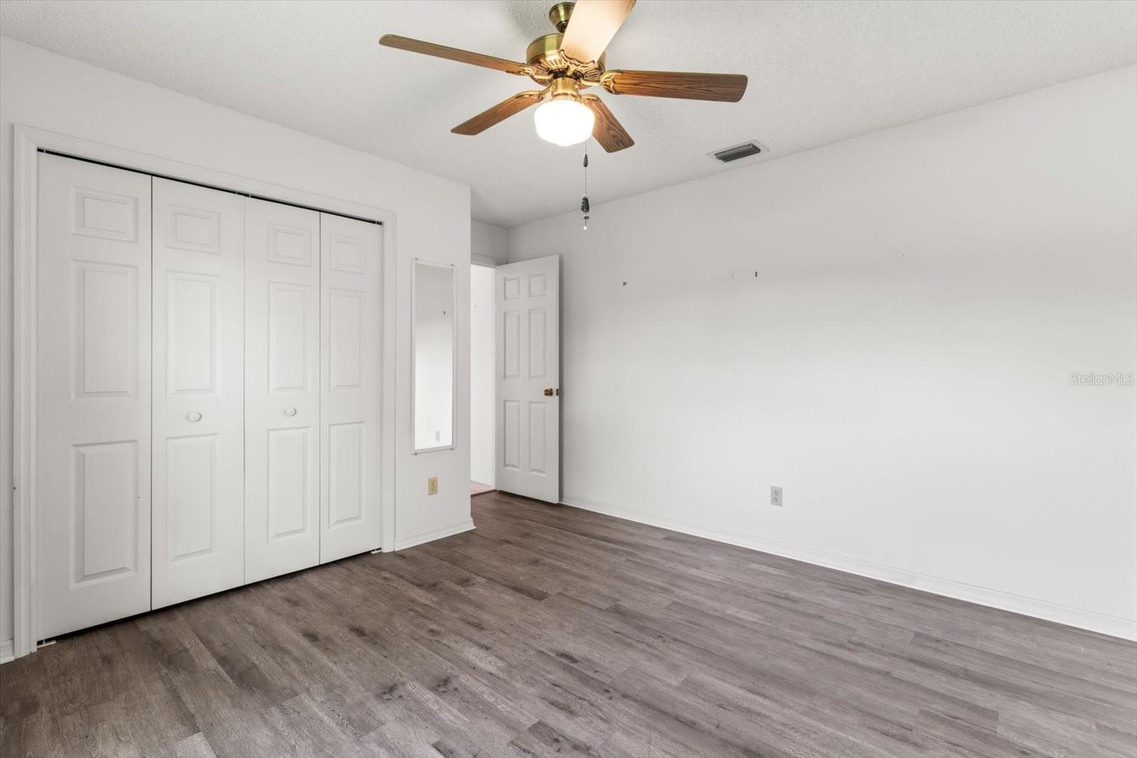 Listing photo id 20 for 3111 Blackmountain Drive