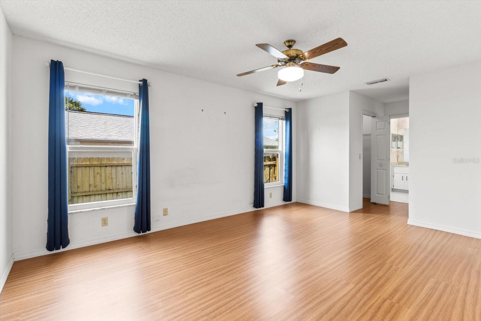 Listing photo id 21 for 3111 Blackmountain Drive