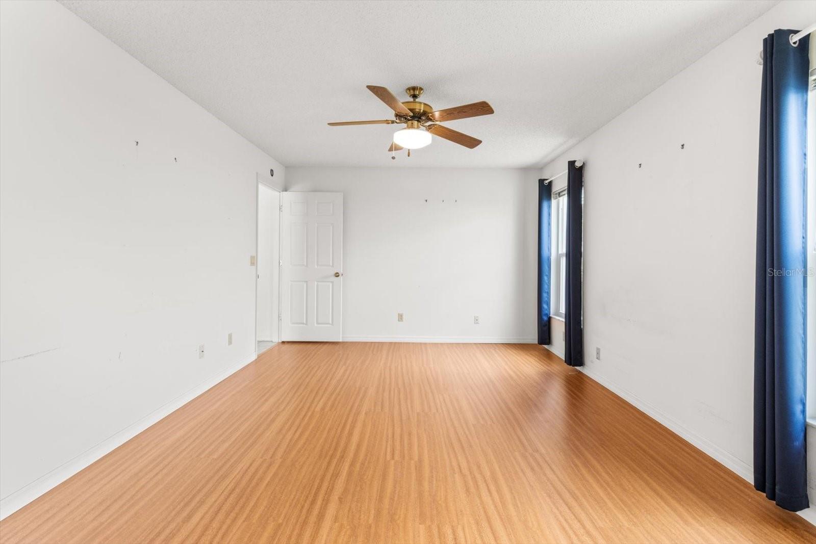Listing photo id 23 for 3111 Blackmountain Drive