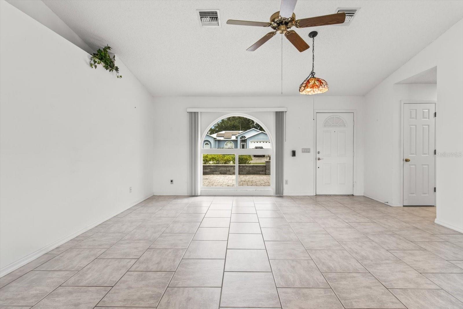 Listing photo id 7 for 3111 Blackmountain Drive