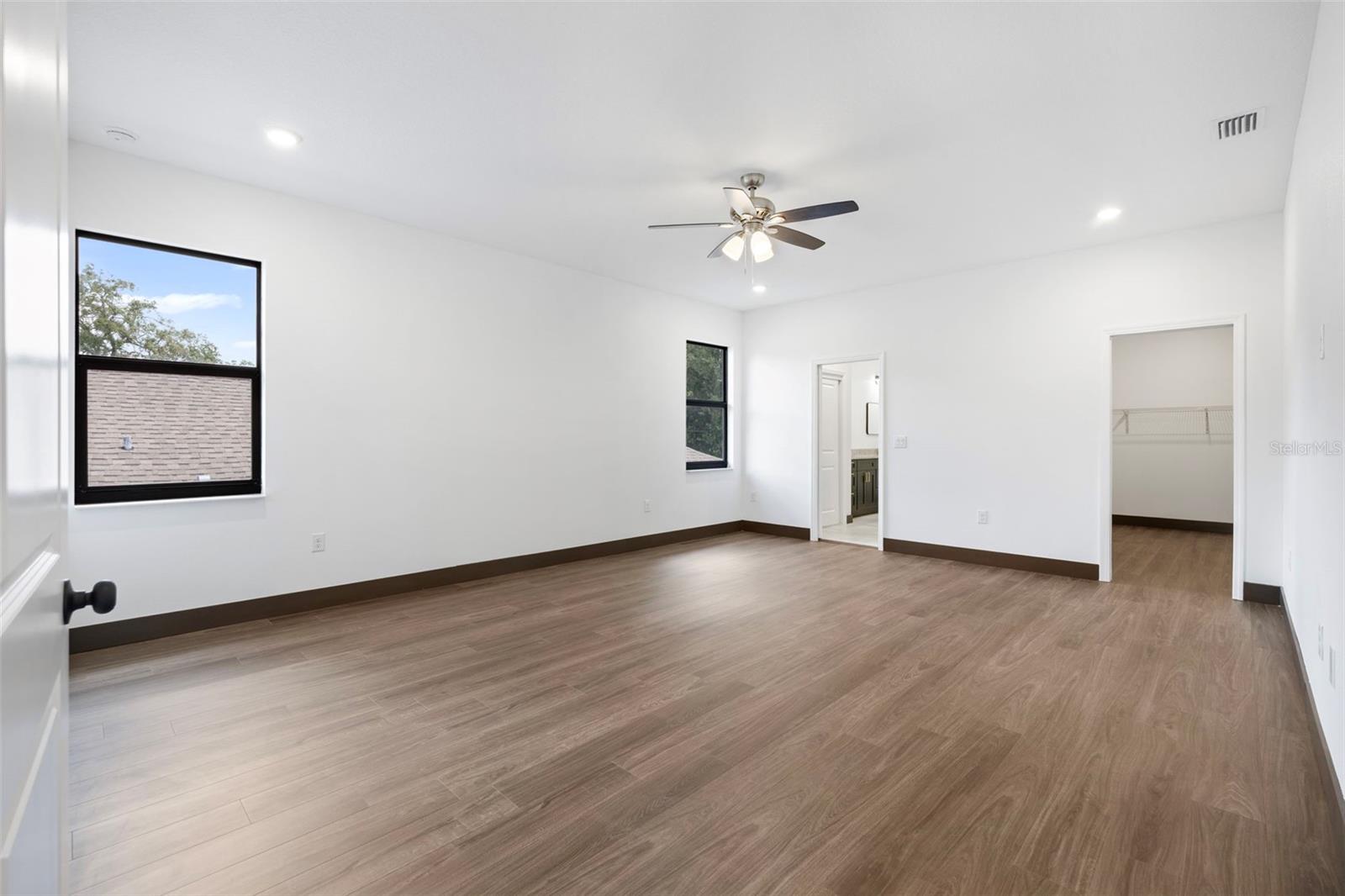 Listing photo id 13 for 8421 Marlanas Place