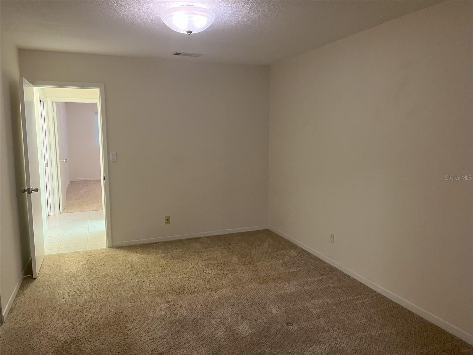 Listing photo id 8 for 11200 102nd Avenue 64
