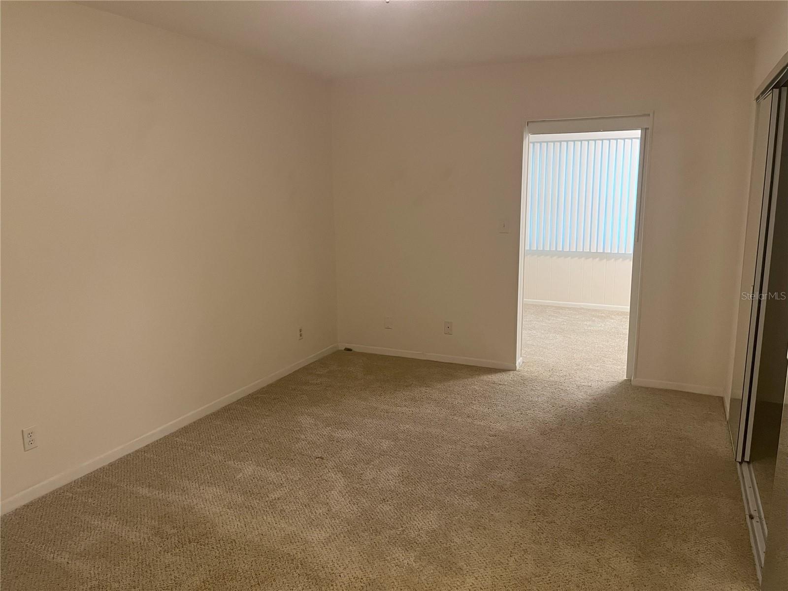 Listing photo id 9 for 11200 102nd Avenue 64