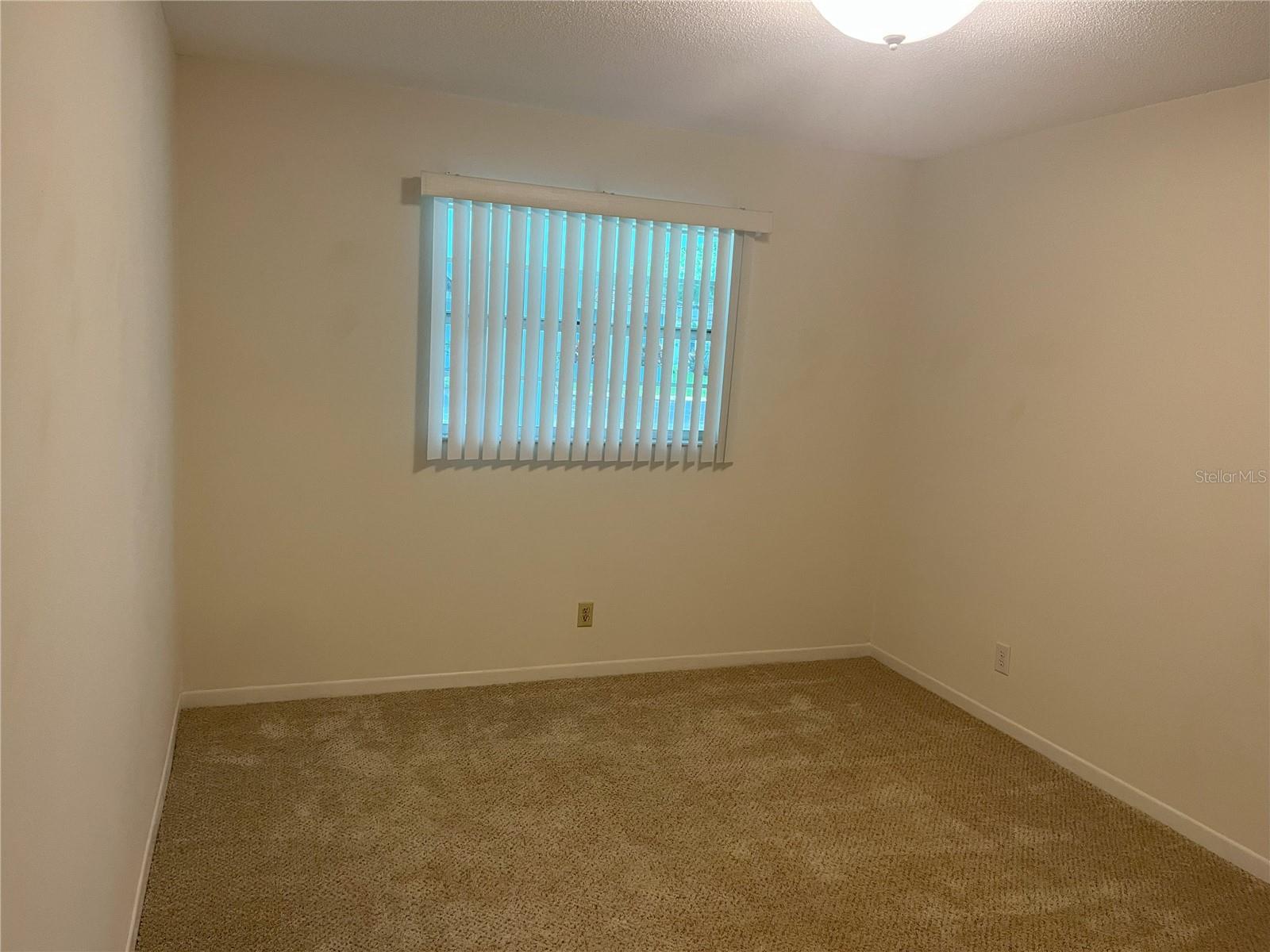 Listing photo id 11 for 11200 102nd Avenue 64