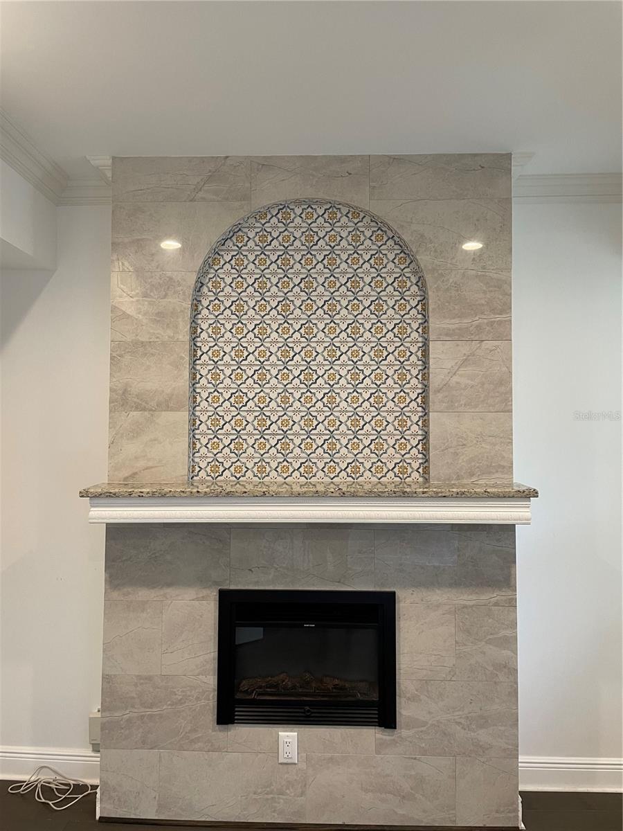 Image 10 of 42 For 3110 San Carlos Street 2