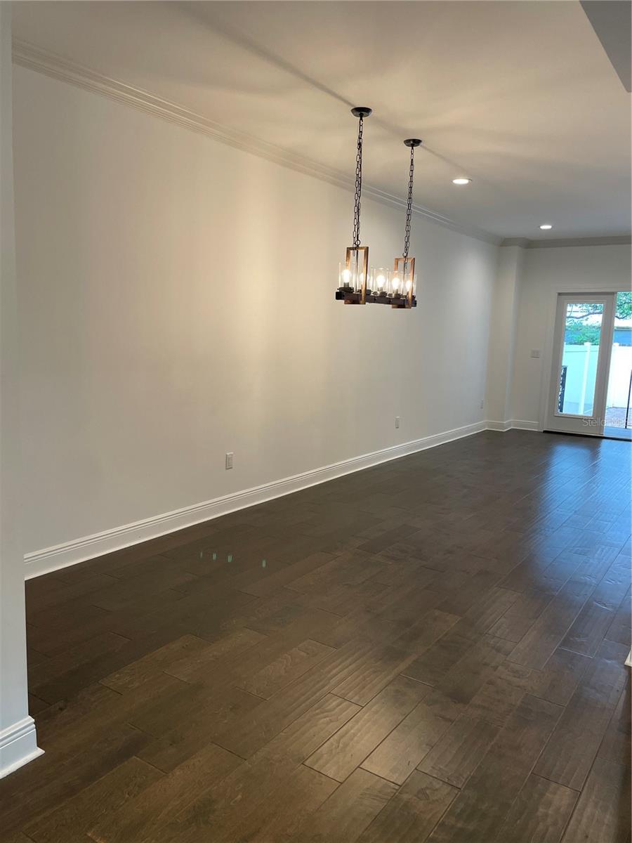 Image 11 of 42 For 3110 San Carlos Street 2