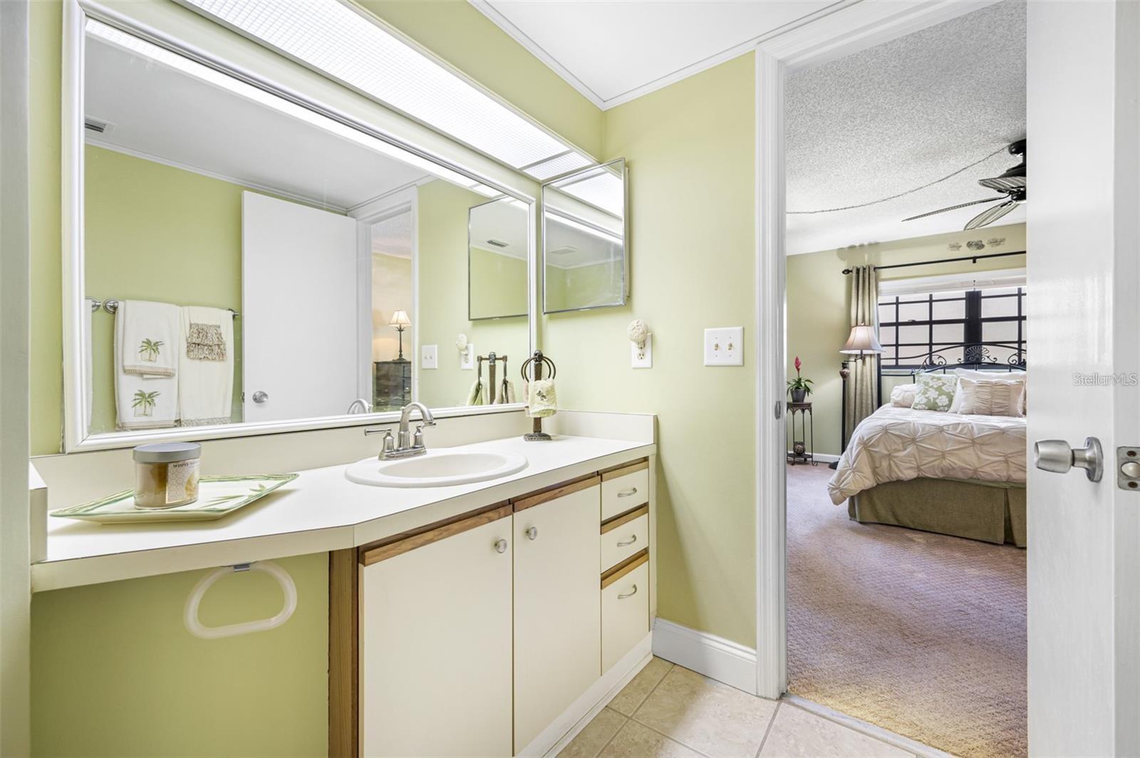 Image 42 of 57 For 12900 Vonn Road B101
