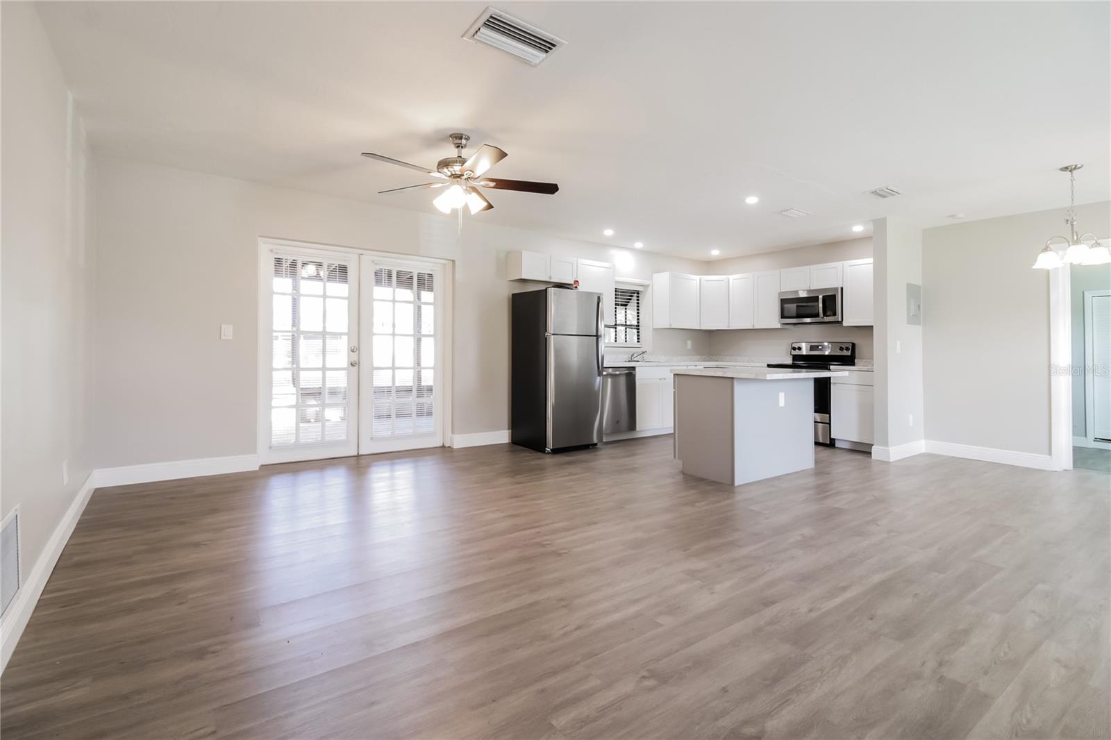Image 3 of 16 For 1517 Gold Terrace