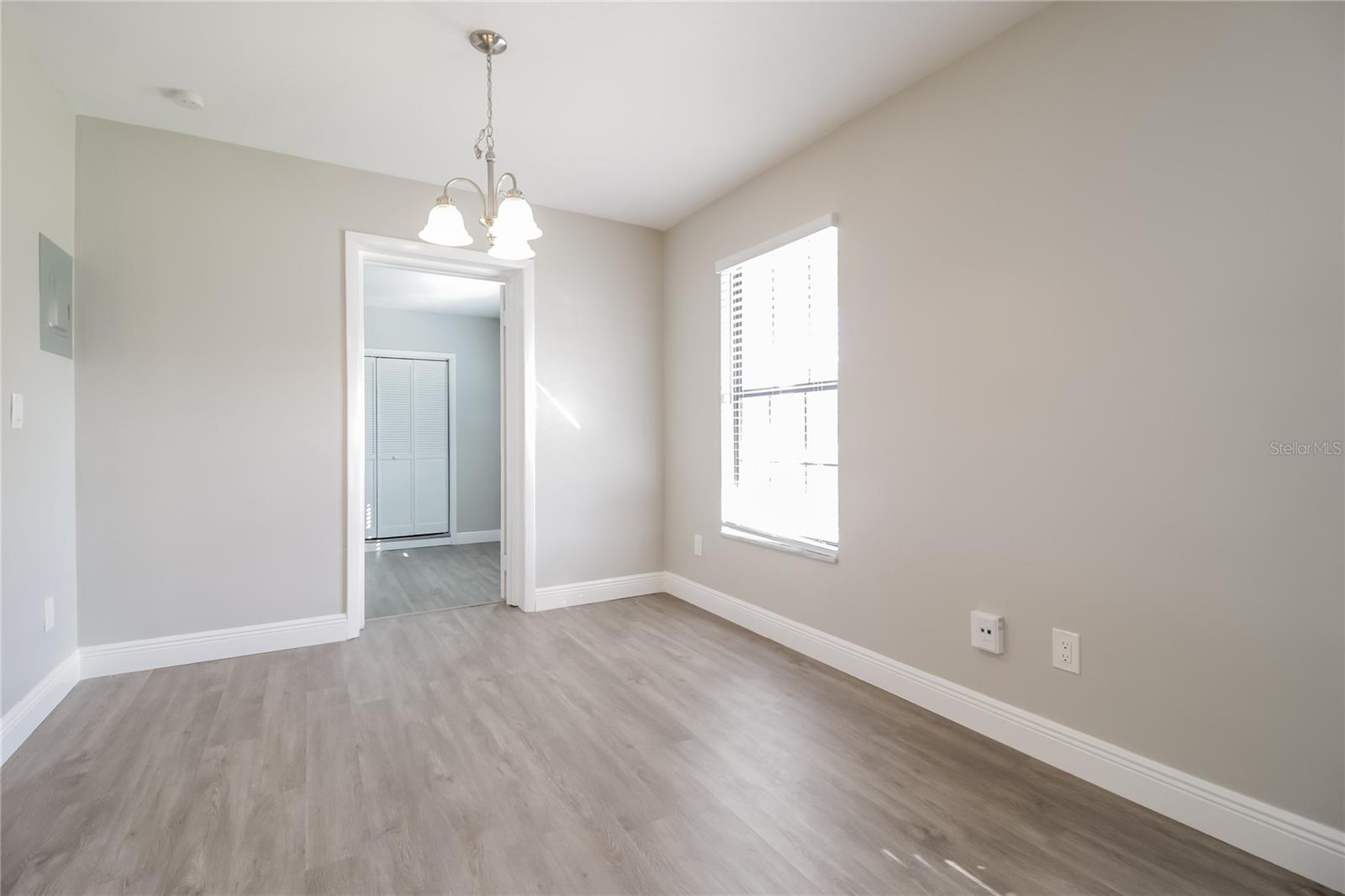 Image 5 of 16 For 1517 Gold Terrace