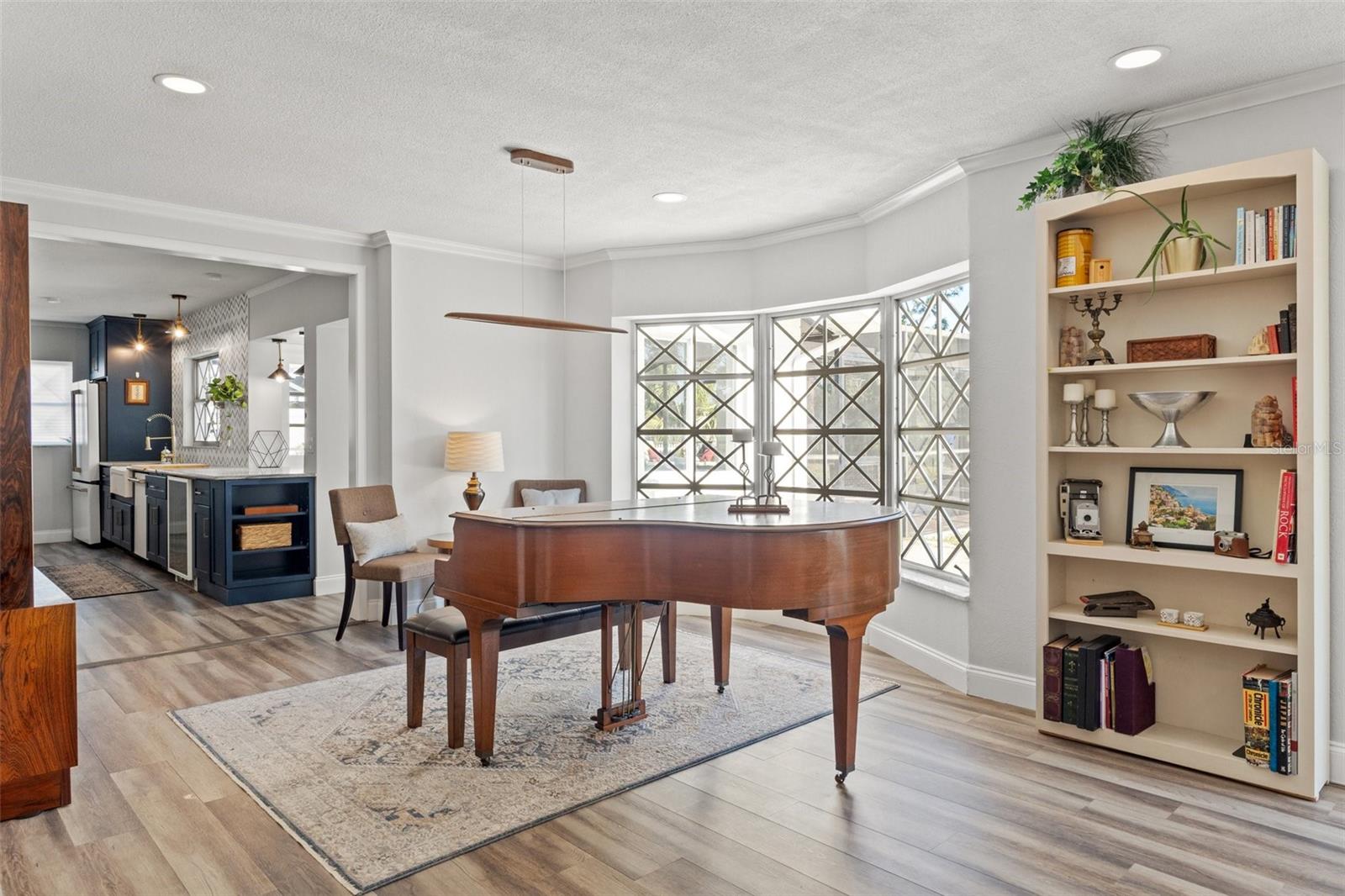 Image 32 of 75 For 2506 Madrid Way S