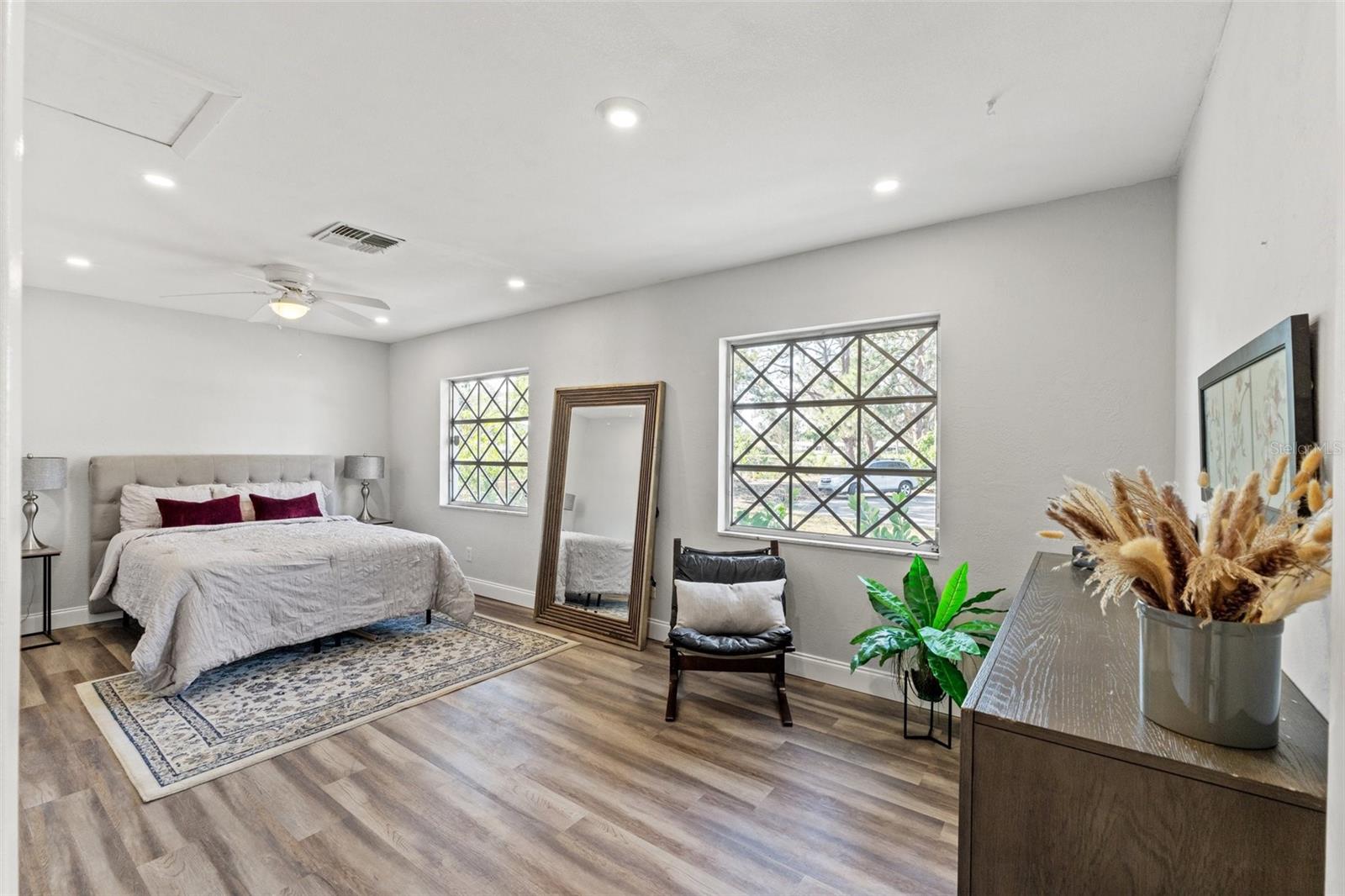 Image 34 of 75 For 2506 Madrid Way S