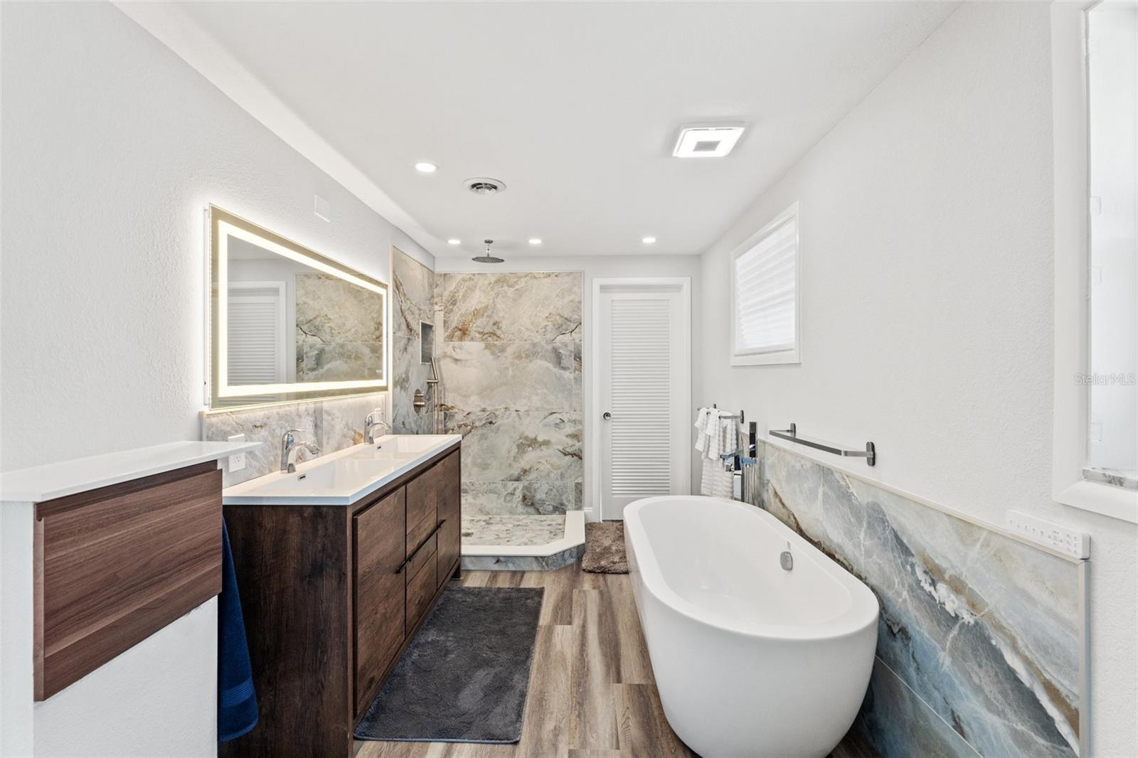 Image 43 of 75 For 2506 Madrid Way S