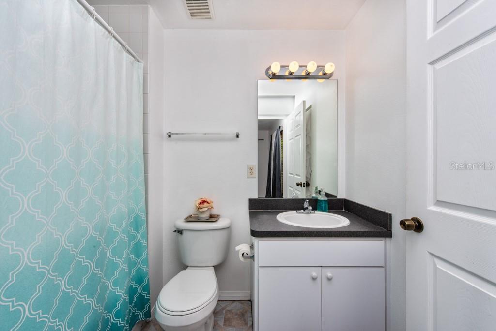 Image 17 of 37 For 12498 143rd Street
