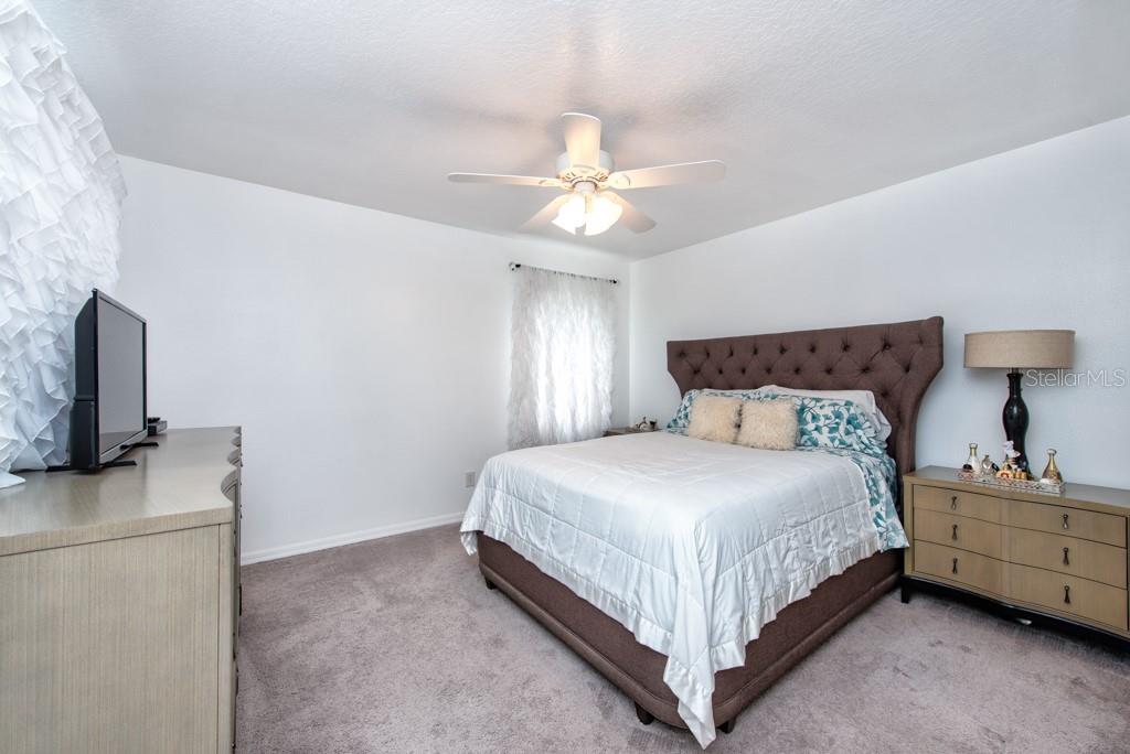 Image 18 of 37 For 12498 143rd Street