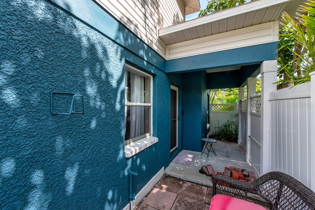 Image 21 of 37 For 12498 143rd Street