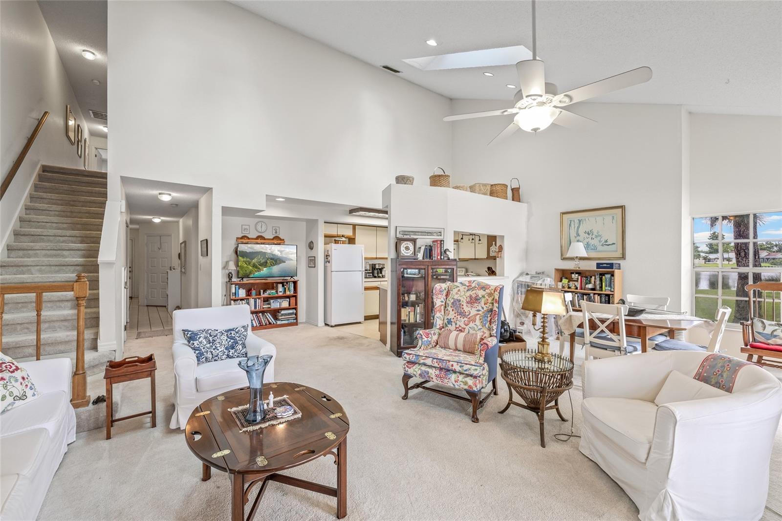Image 10 of 47 For 699 Malta Court Ne