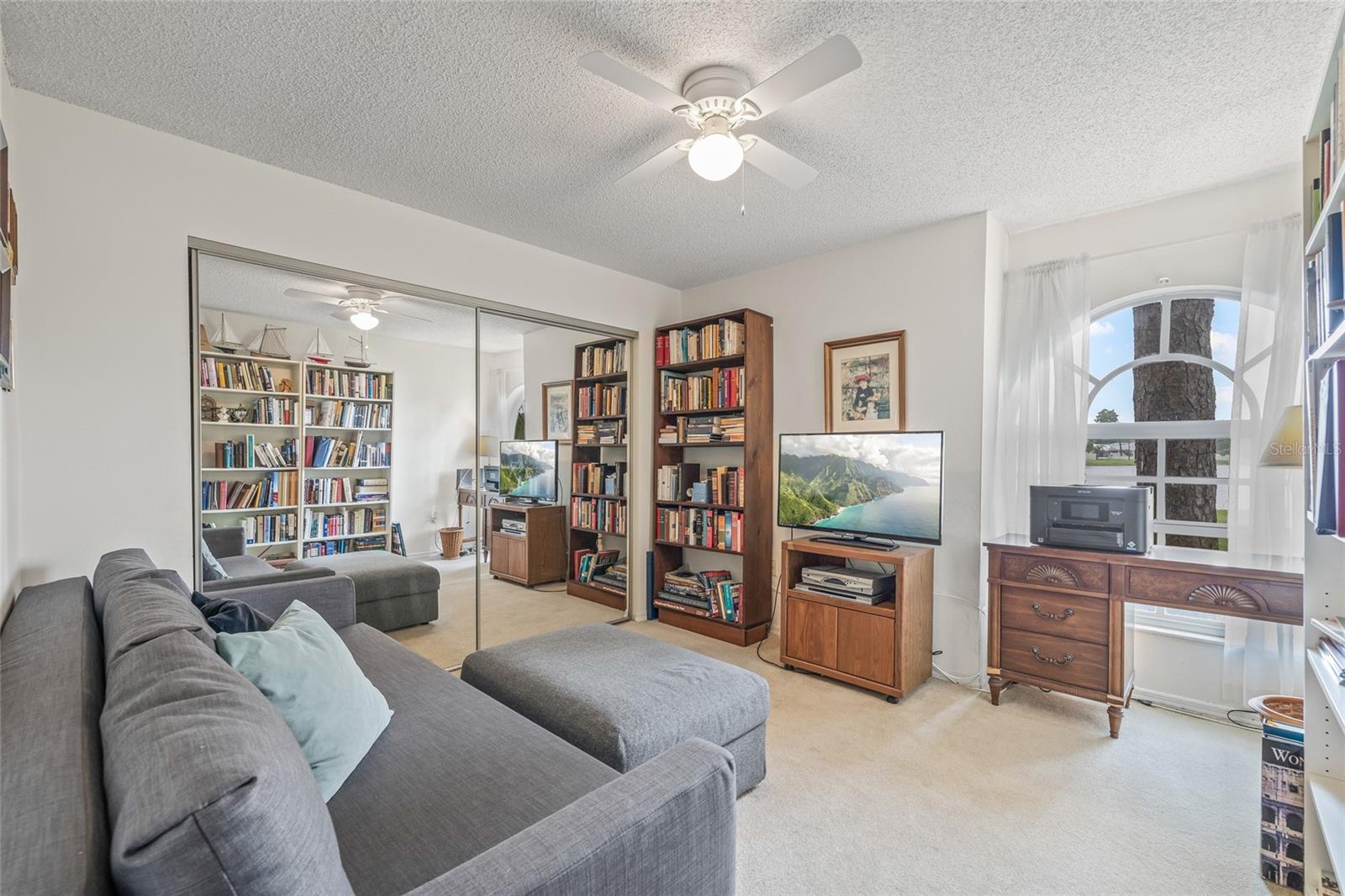 Image 11 of 47 For 699 Malta Court Ne