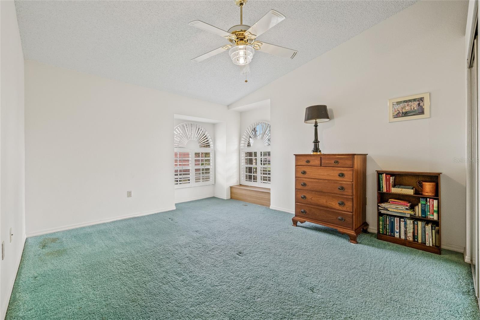 Image 13 of 47 For 699 Malta Court Ne