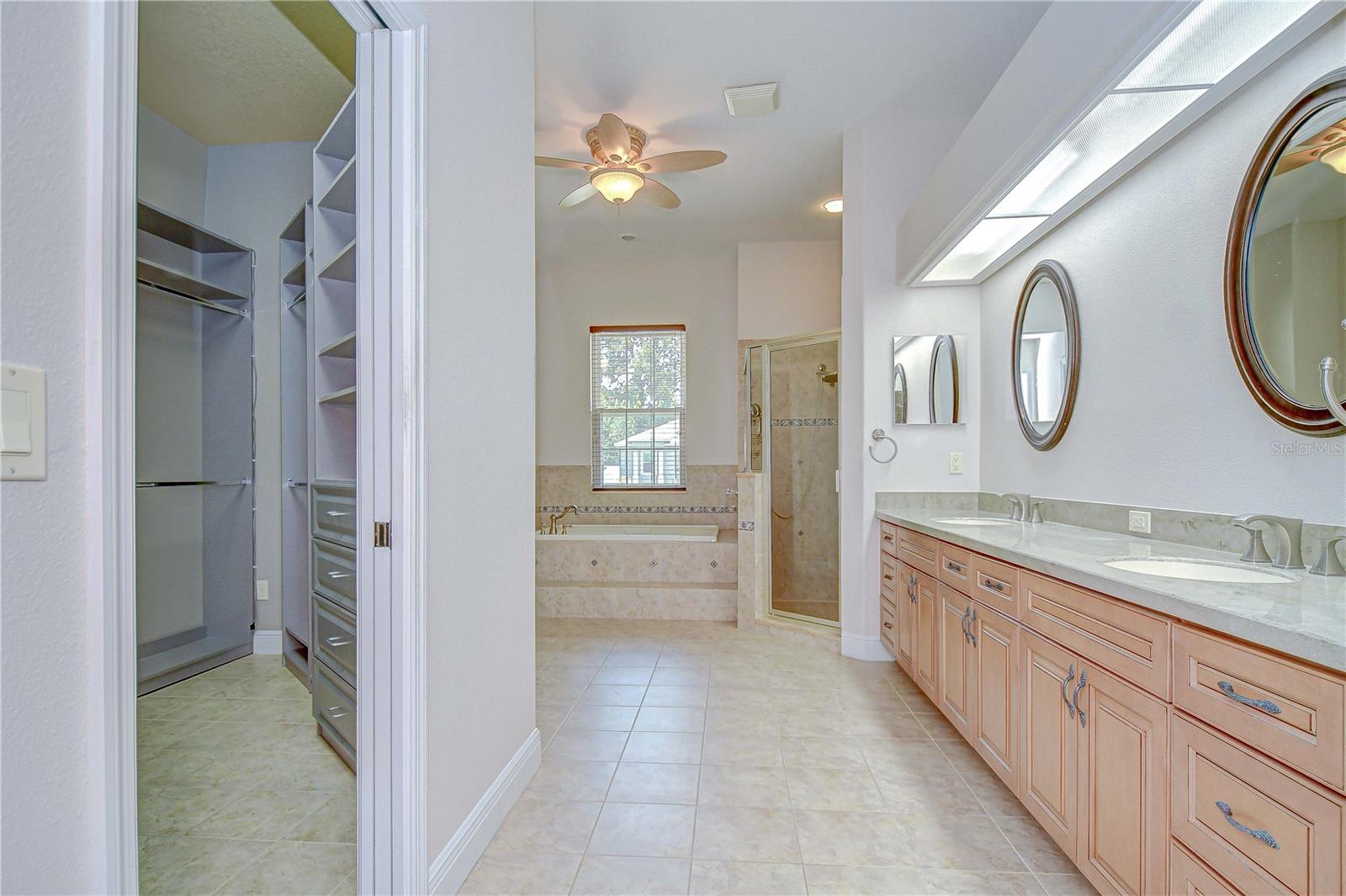 Listing photo id 20 for 918 John Cressler Drive