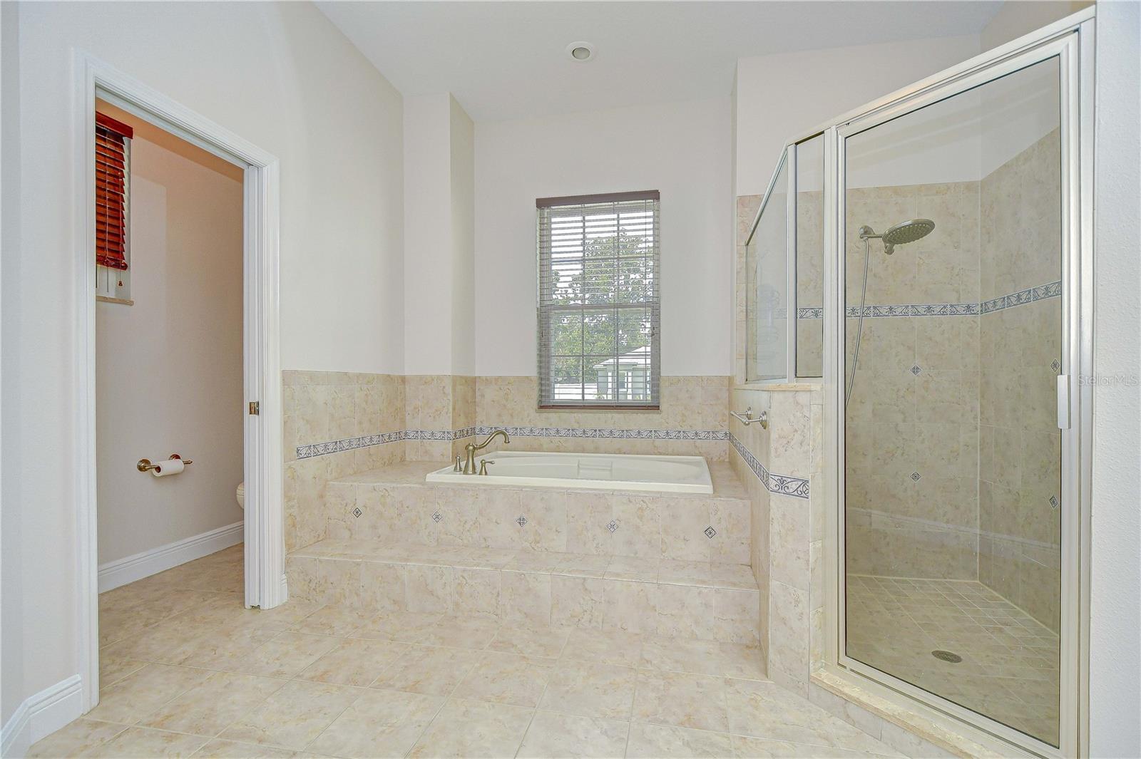 Listing photo id 21 for 918 John Cressler Drive