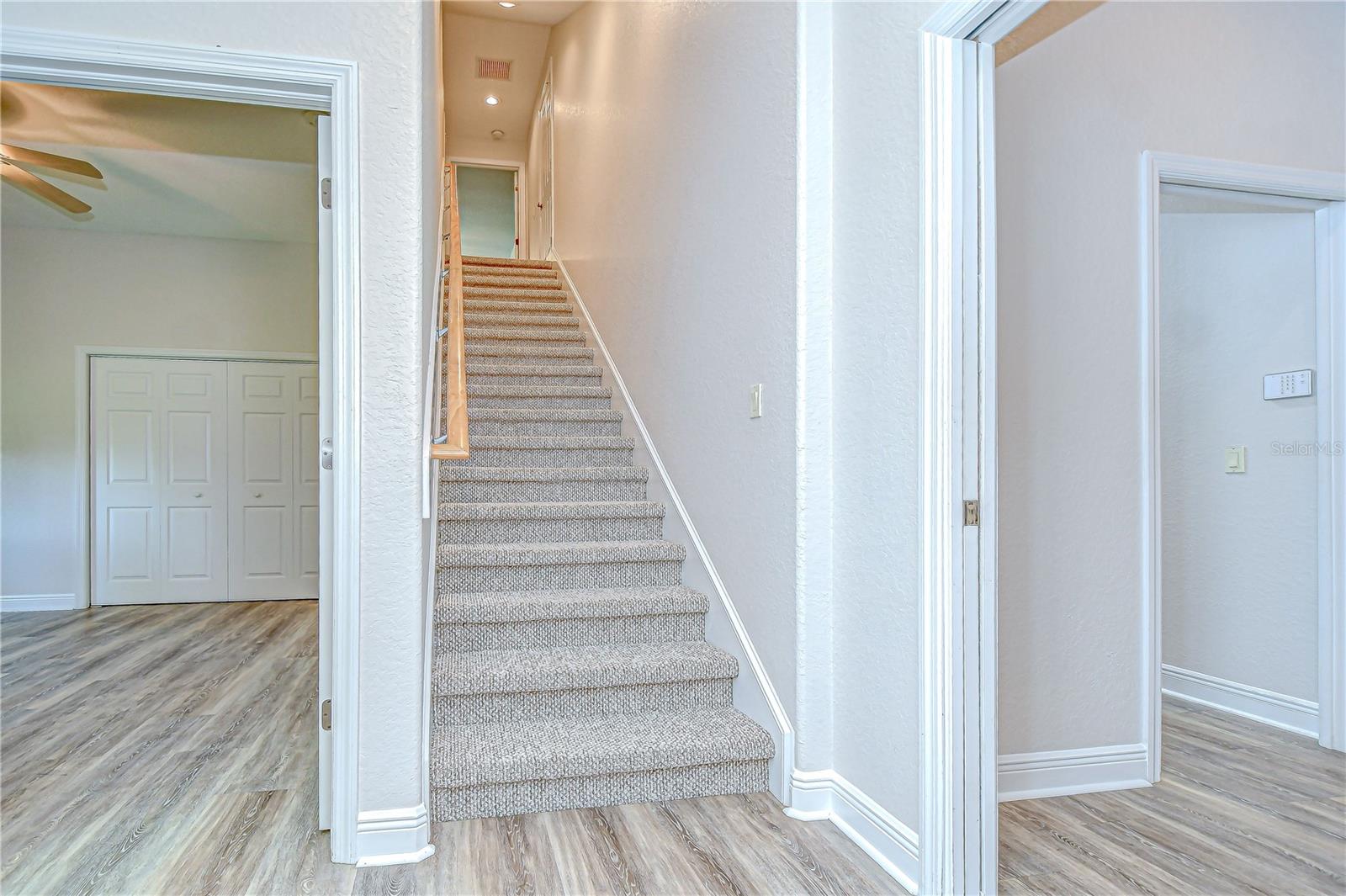 Listing photo id 31 for 918 John Cressler Drive