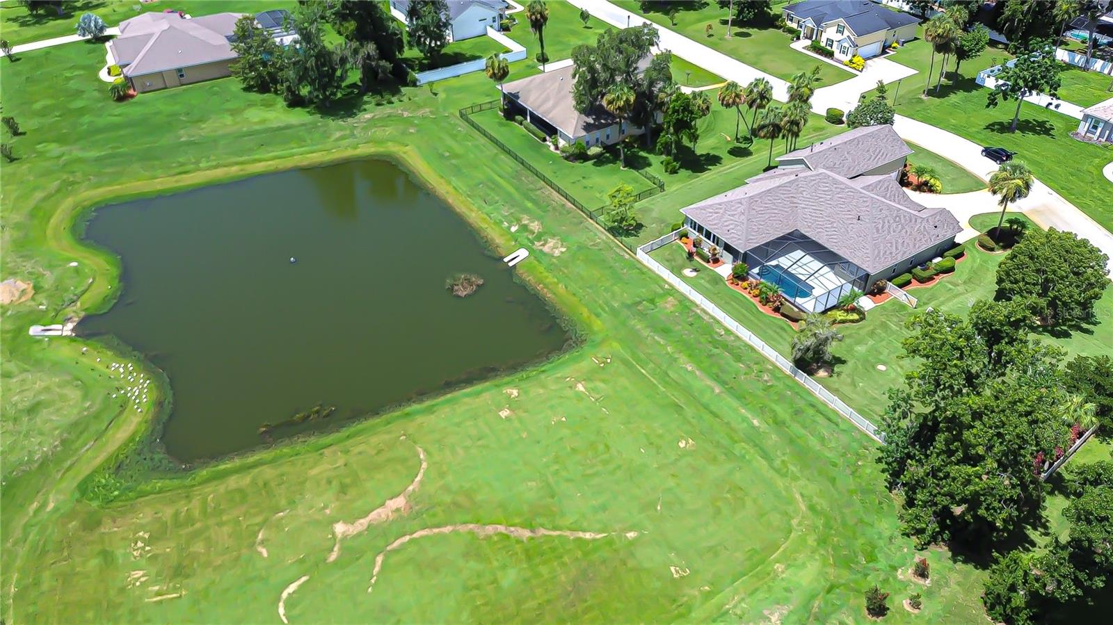 Listing photo id 2 for 918 John Cressler Drive
