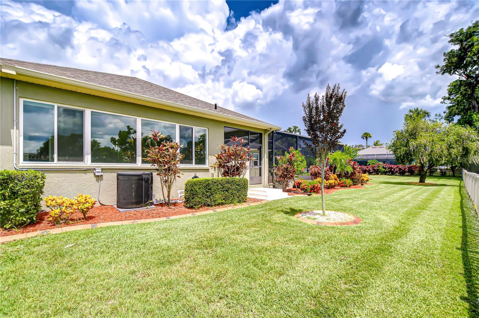 Listing photo id 39 for 918 John Cressler Drive