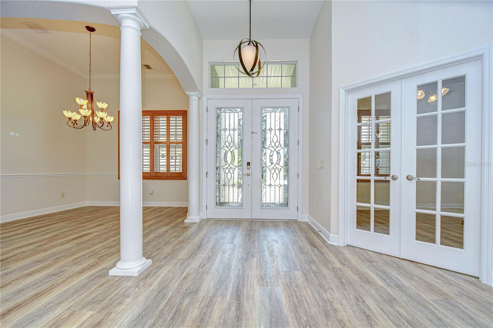 Listing photo id 5 for 918 John Cressler Drive