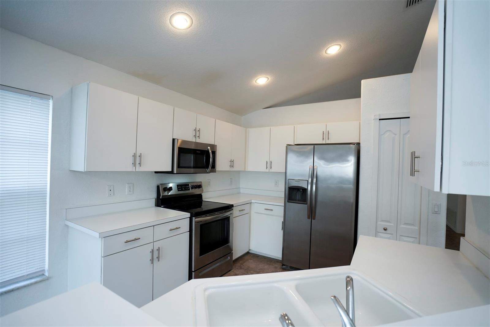 Image 21 of 35 For 5136 Sterling Manor Drive
