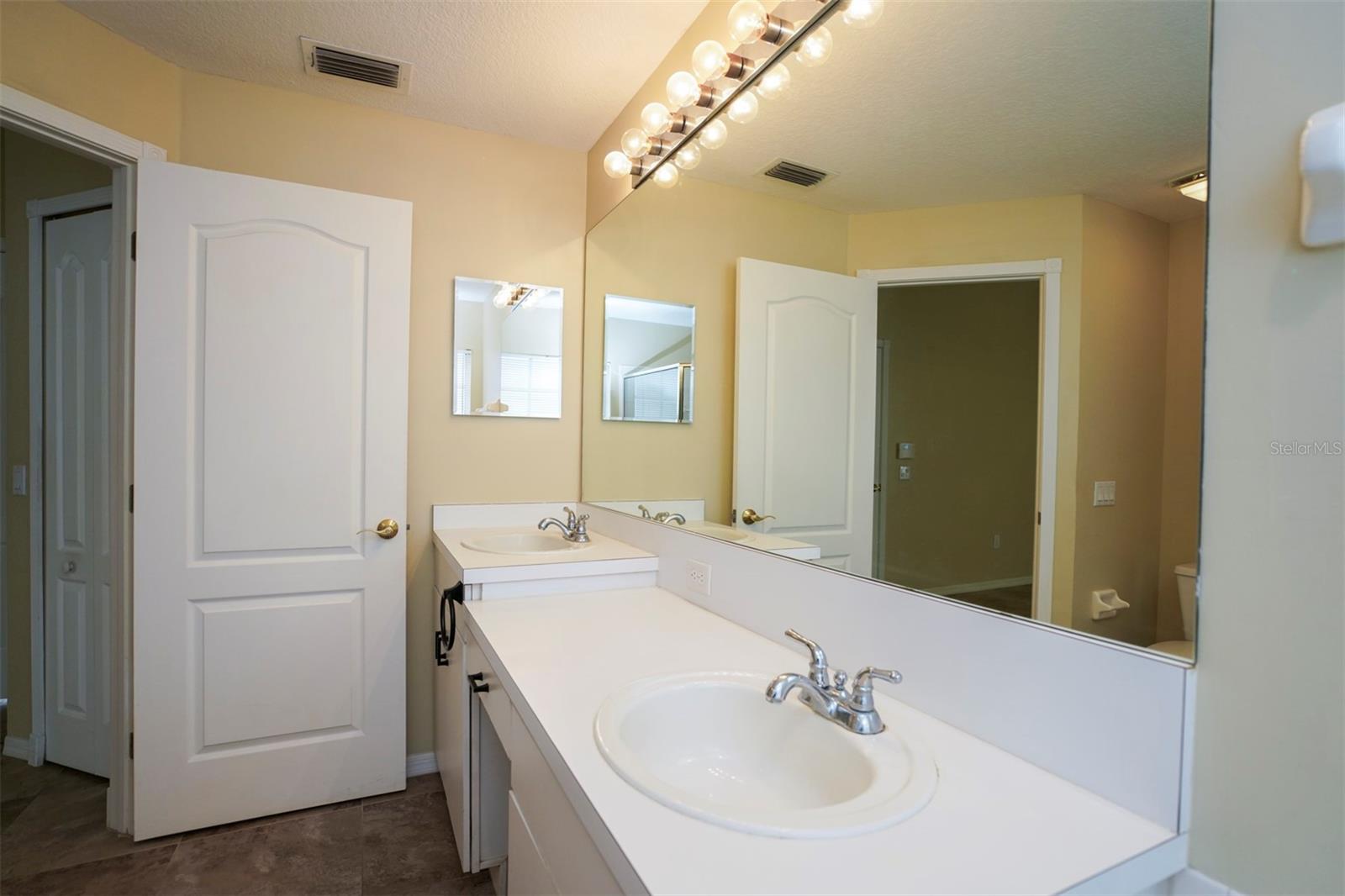 Image 31 of 35 For 5136 Sterling Manor Drive