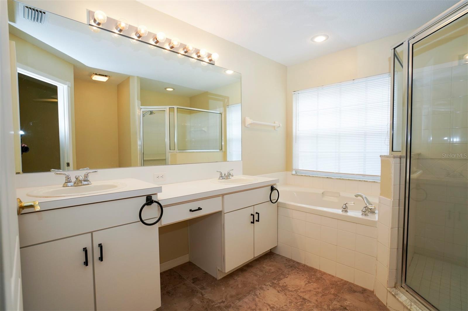 Image 32 of 35 For 5136 Sterling Manor Drive