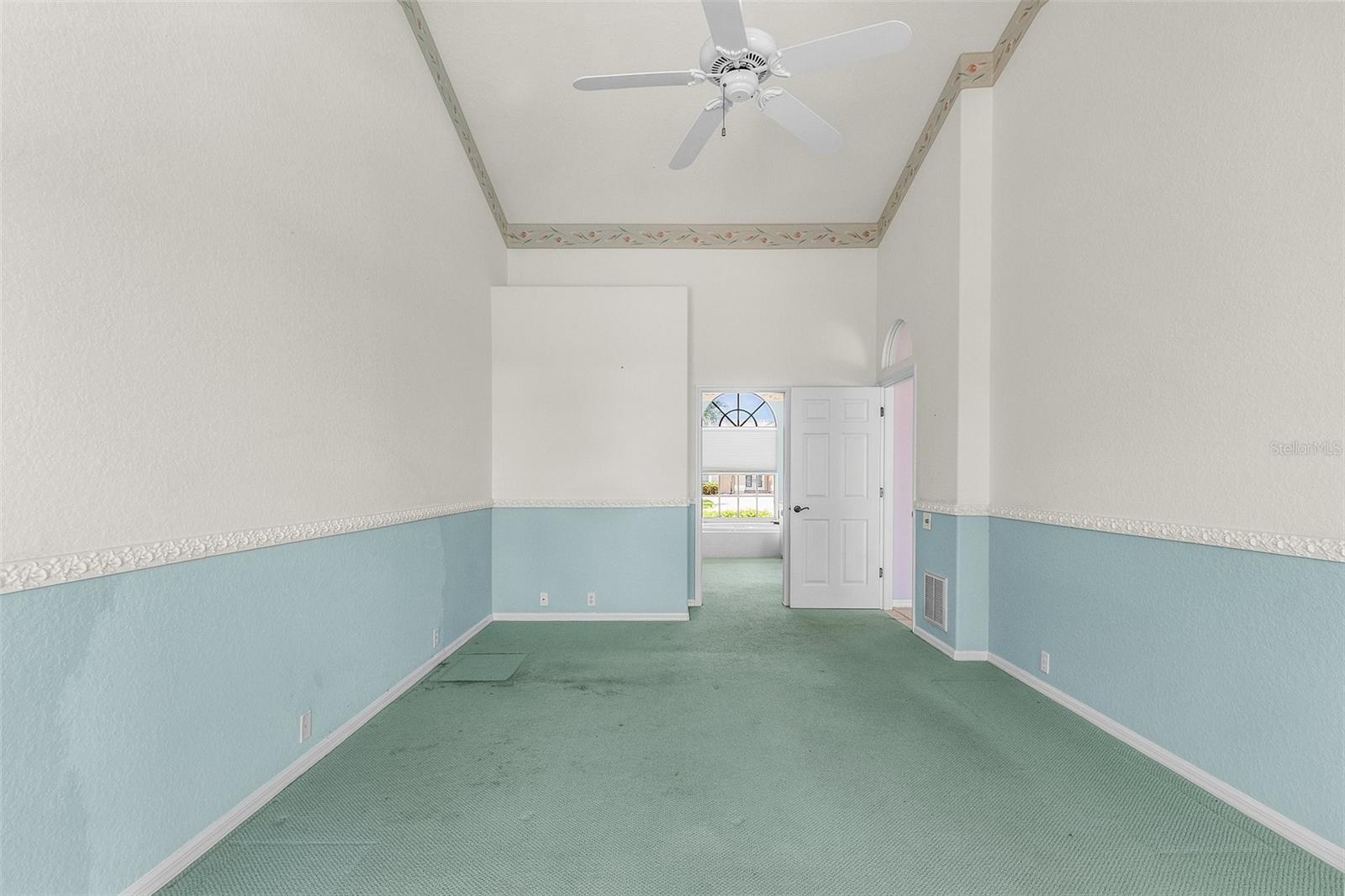 Image 9 of 30 For 28480 Rochester Court