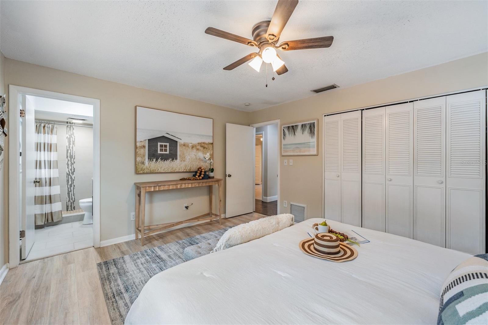 Listing photo id 13 for 13521 Del Prado Drive S